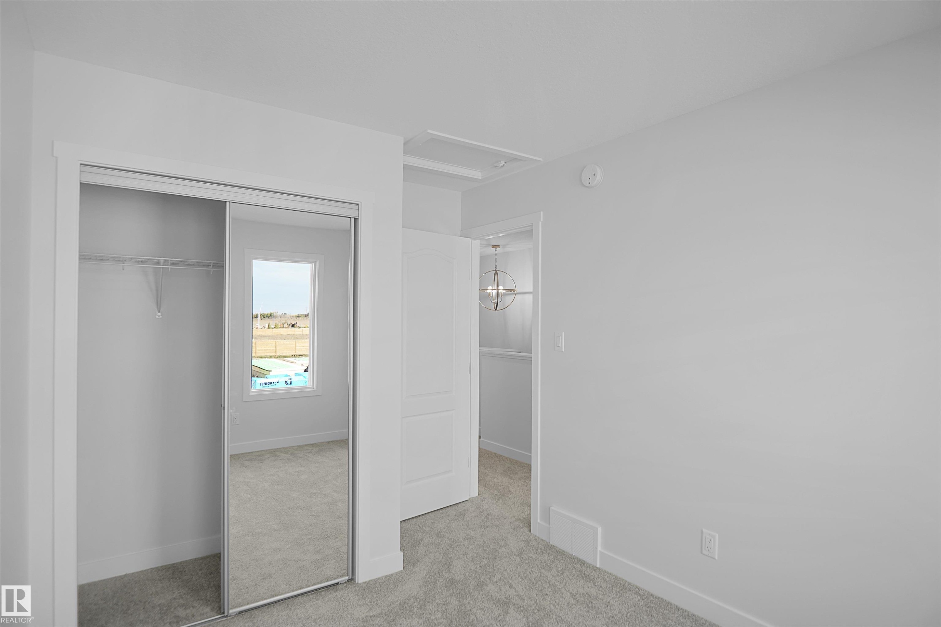 21027 25 Avenue, Edmonton, AB - Indoor Photo Showing Other Room