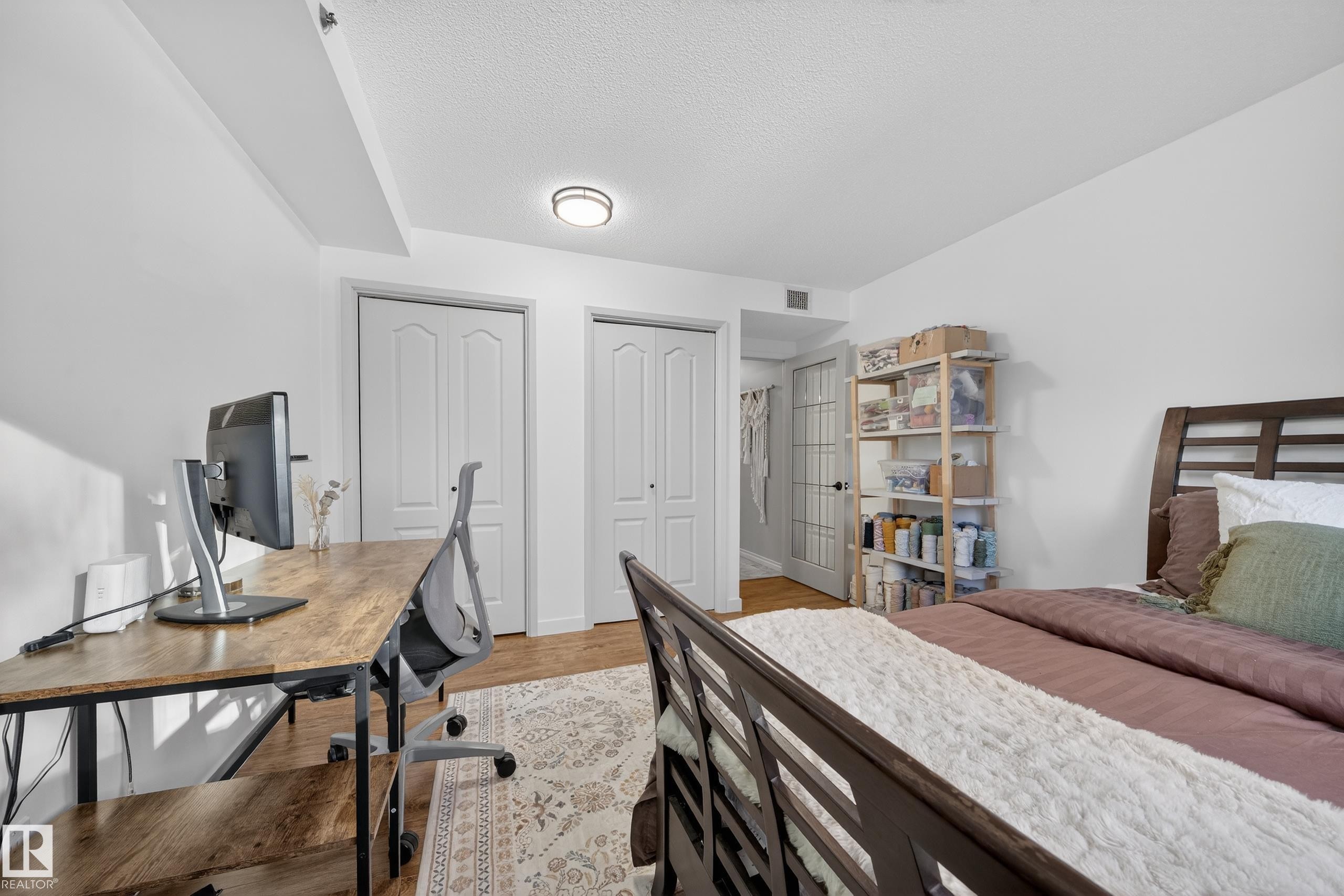 205 10130 114 Street, Edmonton, AB - Indoor