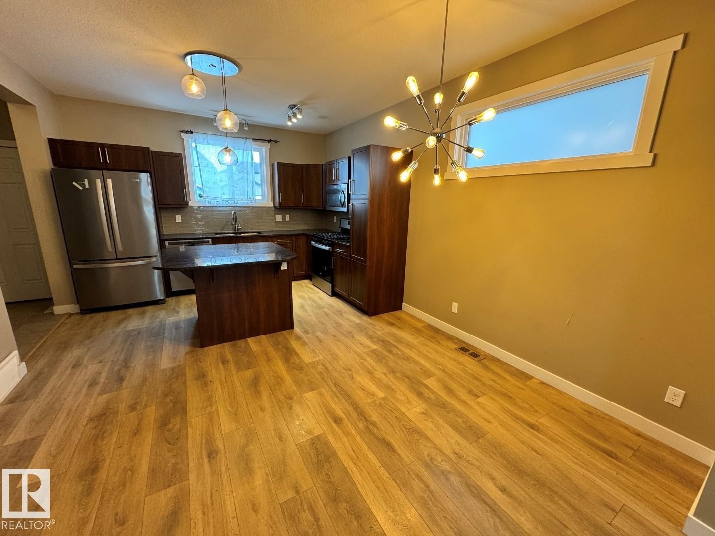 22724 97 Avenue, Edmonton, AB - Indoor Photo Showing Kitchen