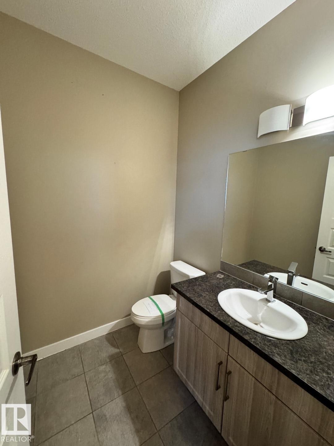 22724 97 Avenue, Edmonton, AB - Indoor Photo Showing Bathroom