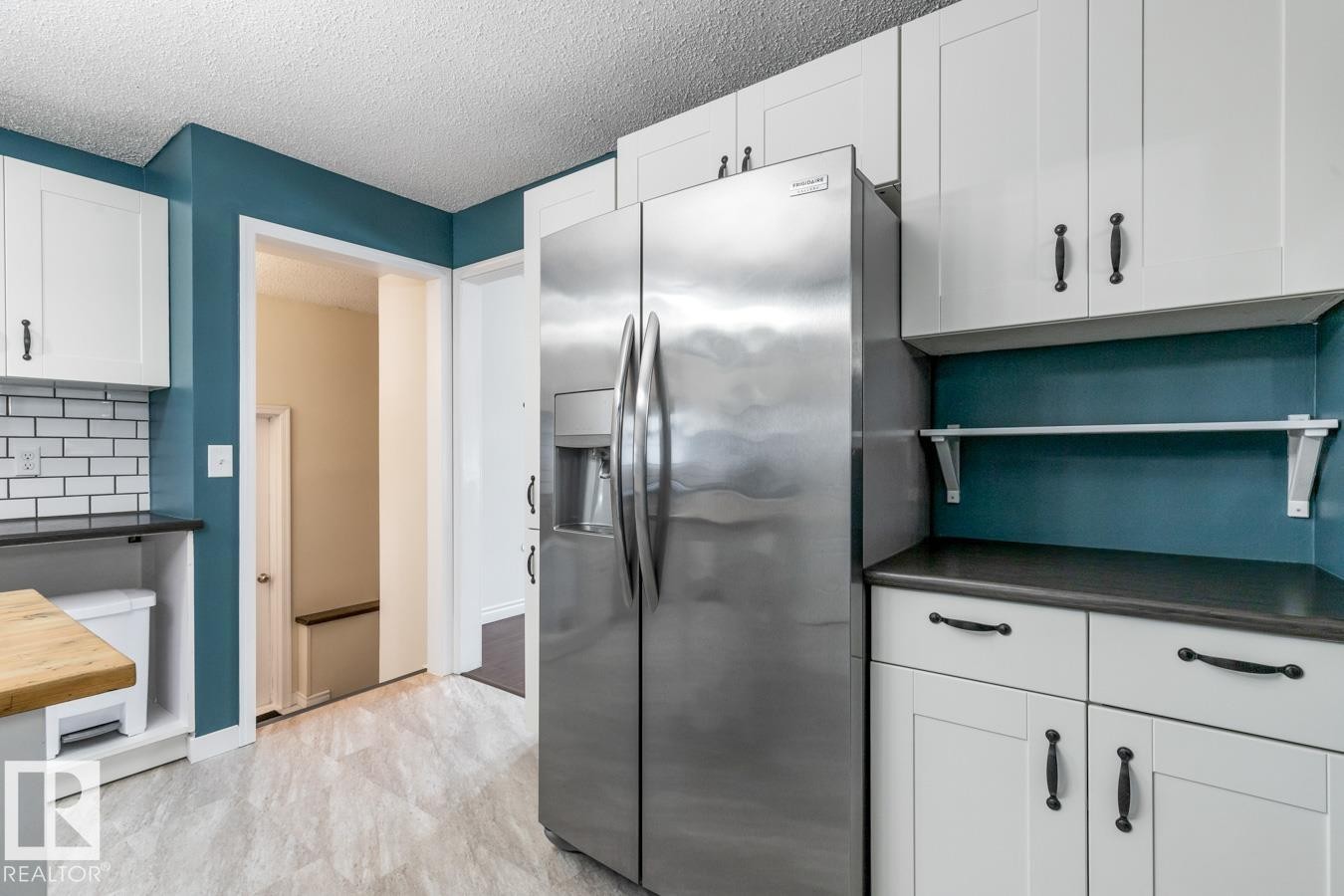 4308 35 Avenue, Leduc, AB - Indoor Photo Showing Kitchen