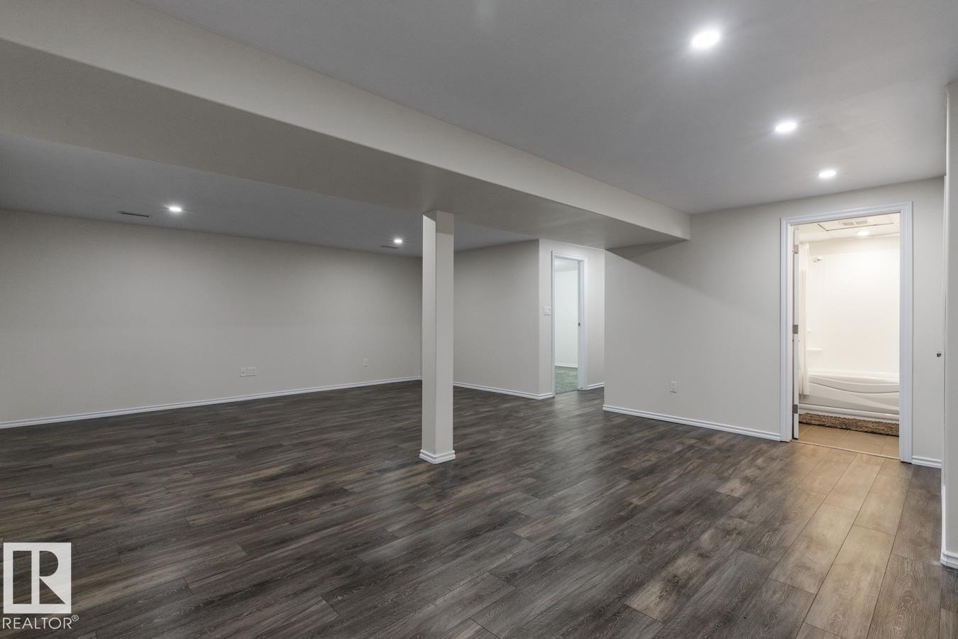 4308 35 Avenue, Leduc, AB - Indoor