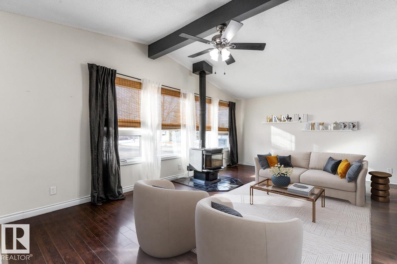 4308 35 Avenue, Leduc, AB - Indoor Photo Showing Living Room