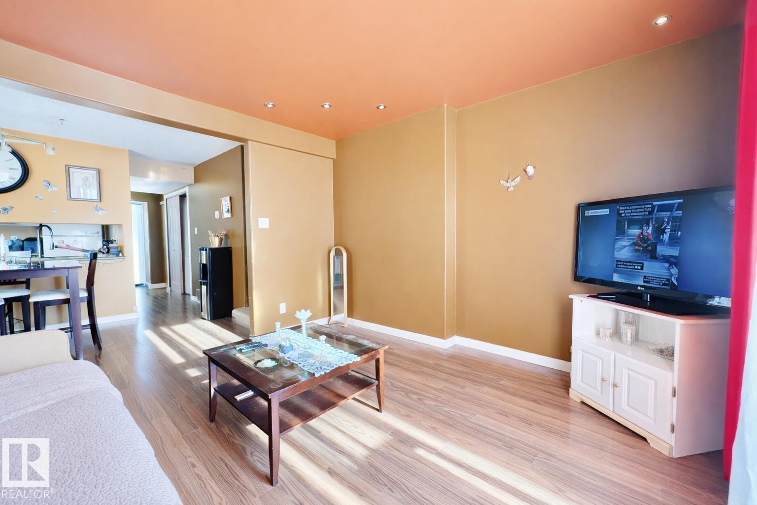 161 Lancaster Terrace, Edmonton, AB - Indoor Photo Showing Living Room