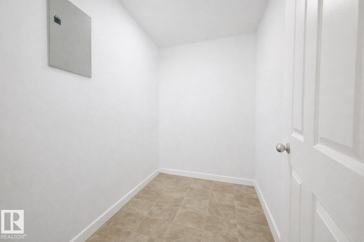 161 Lancaster Terrace, Edmonton, AB - Indoor Photo Showing Other Room