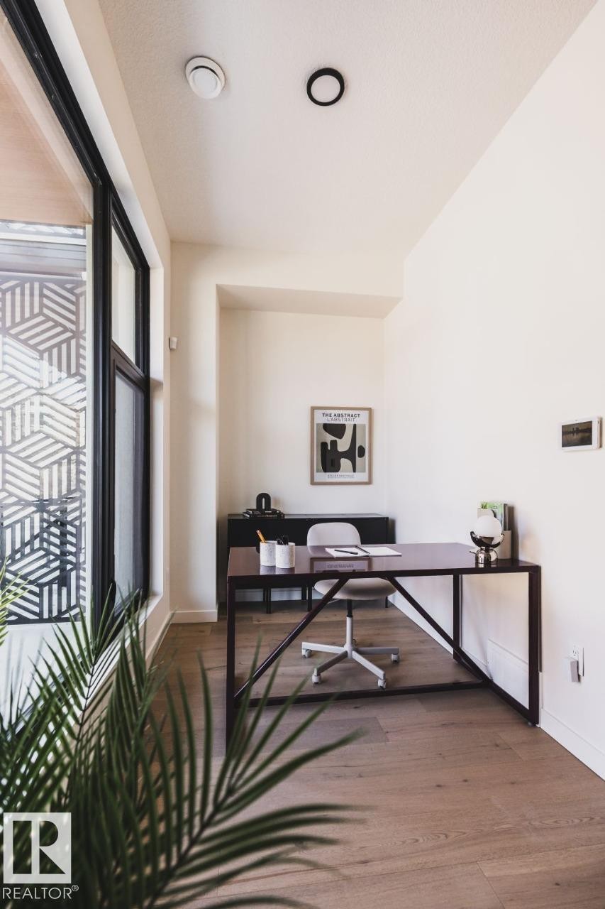 4 10327 Wadhurst Road, Edmonton, AB - Indoor Photo Showing Other Room