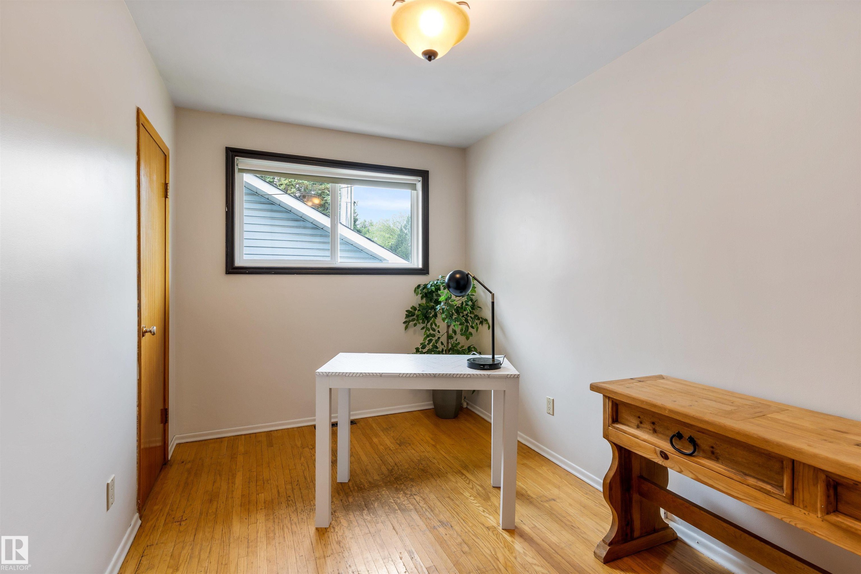 52 Belmont Drive, St. Albert, AB - Indoor