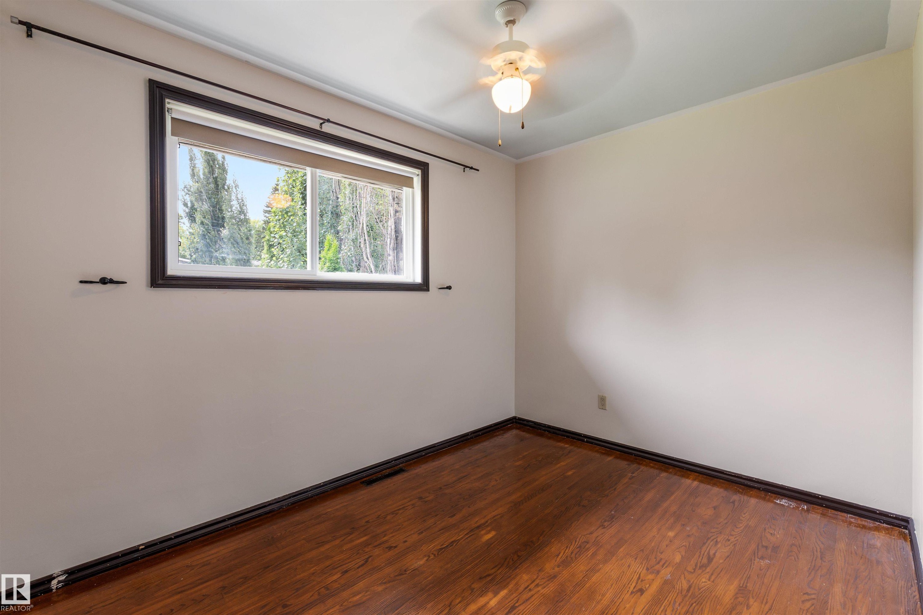 52 Belmont Drive, St. Albert, AB - Indoor Photo Showing Other Room