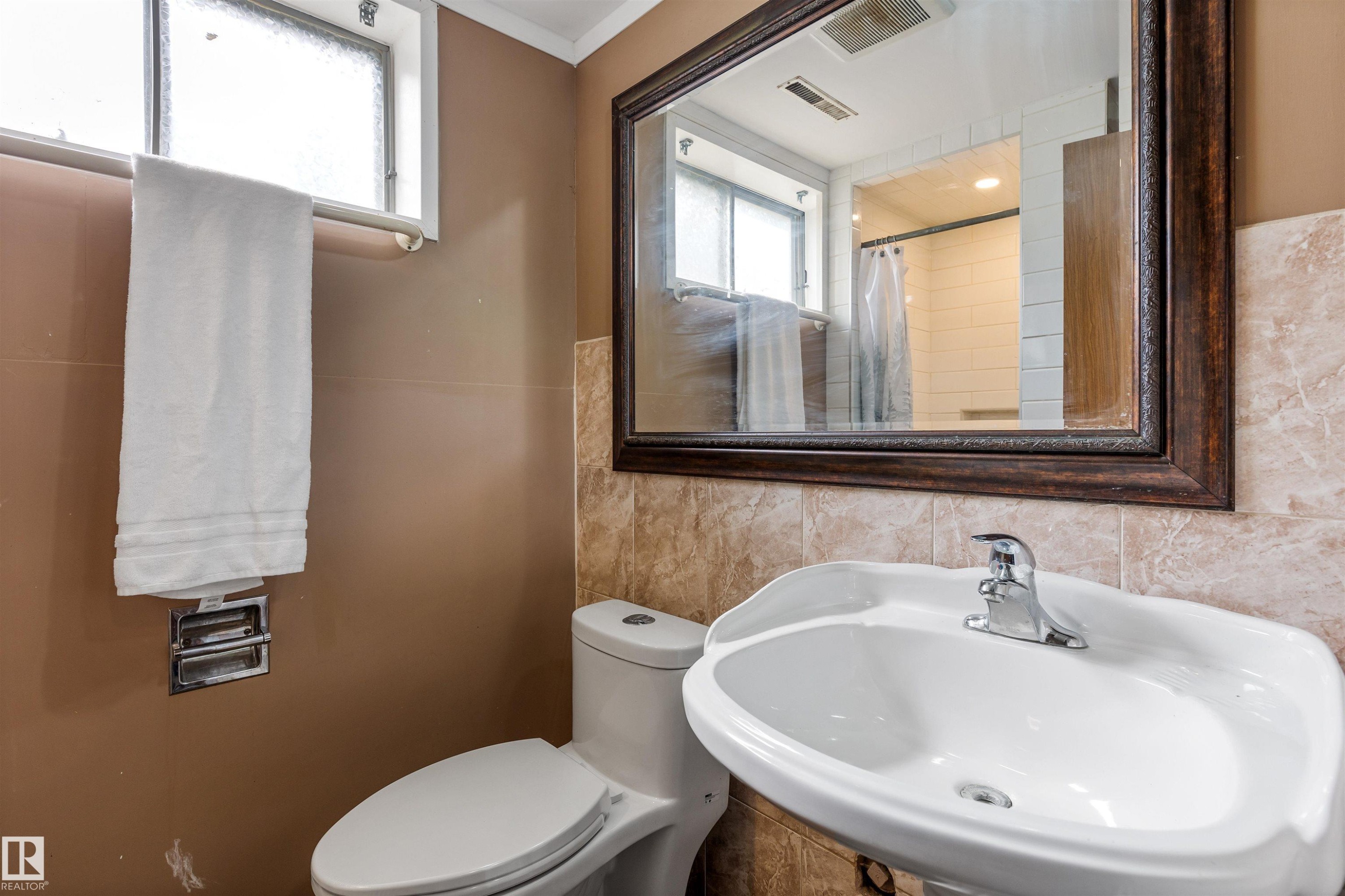 52 Belmont Drive, St. Albert, AB - Indoor Photo Showing Bathroom