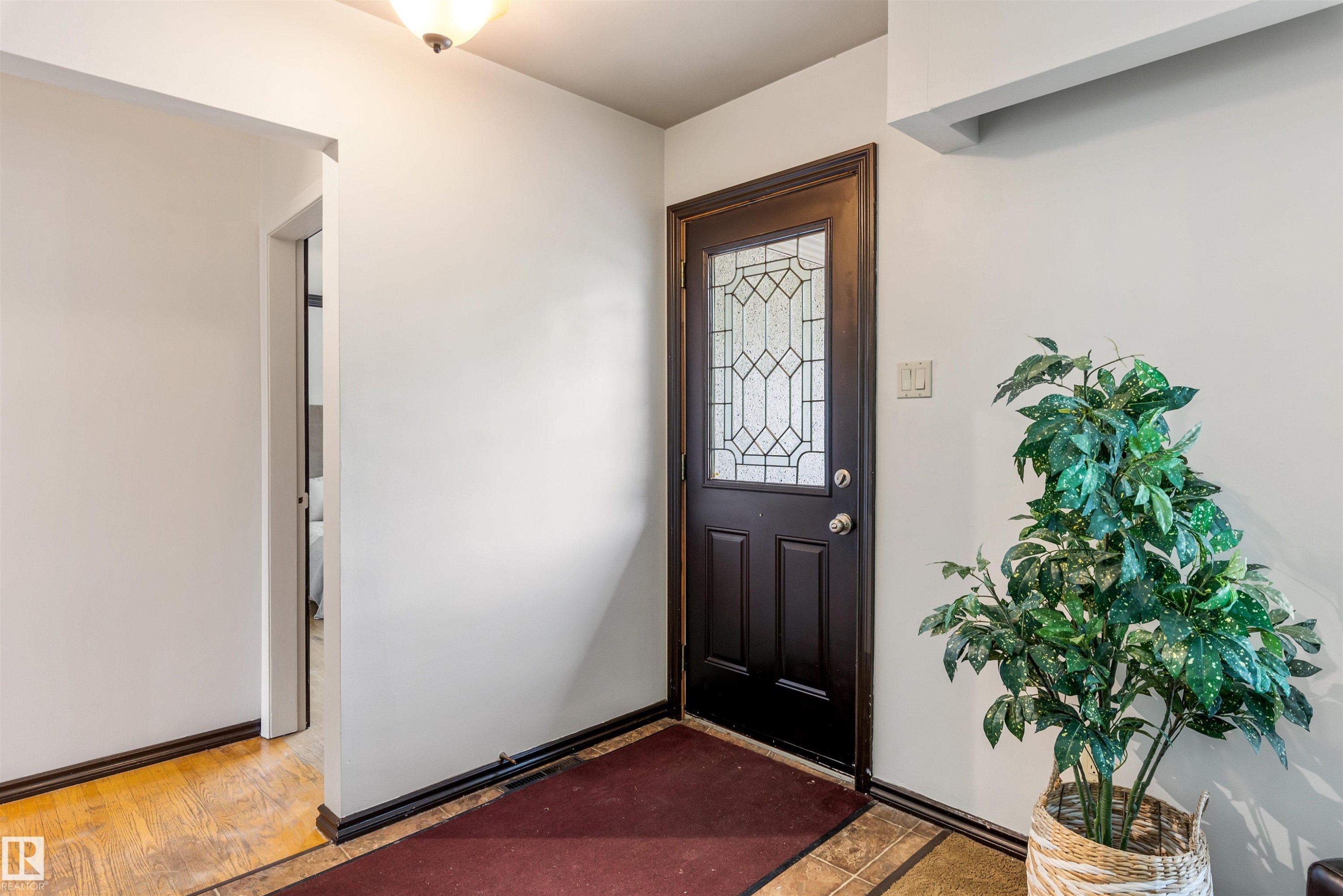 52 Belmont Drive, St. Albert, AB - Indoor Photo Showing Other Room