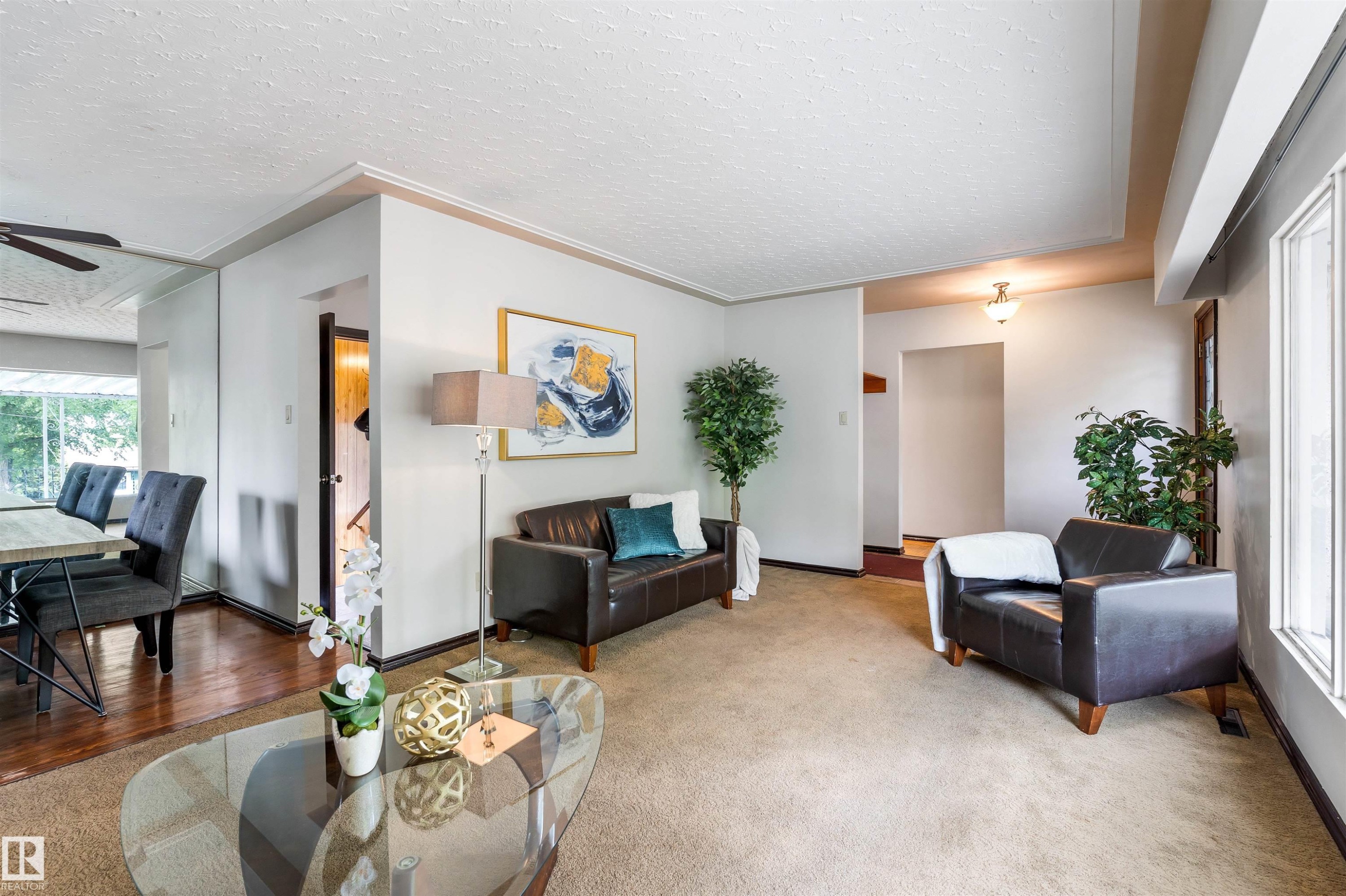 52 Belmont Drive, St. Albert, AB - Indoor Photo Showing Living Room