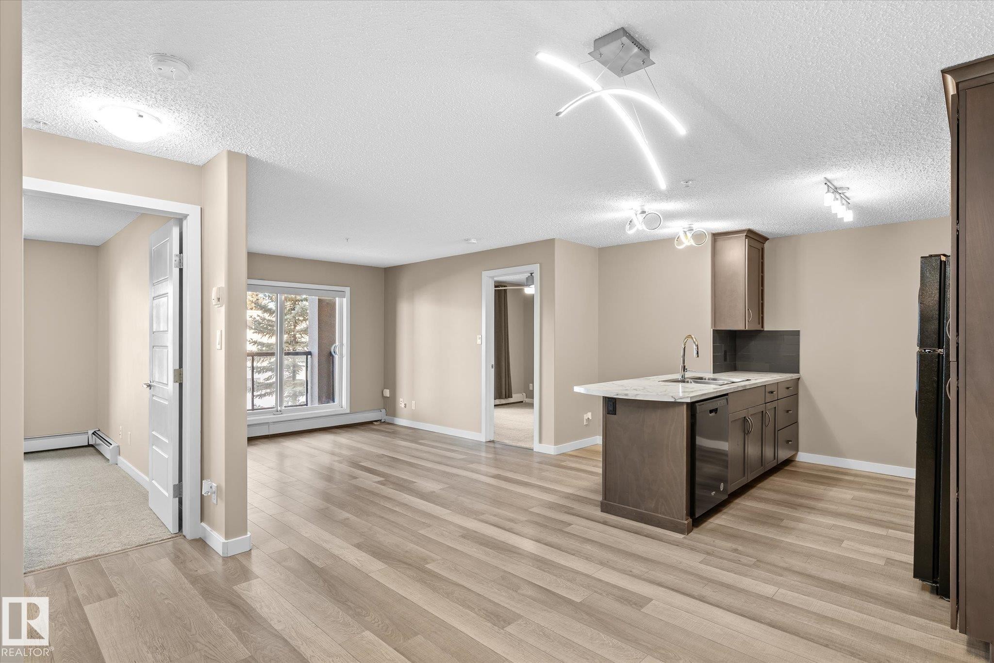 257 7805 71 Street, Edmonton, AB - Indoor Photo Showing Kitchen