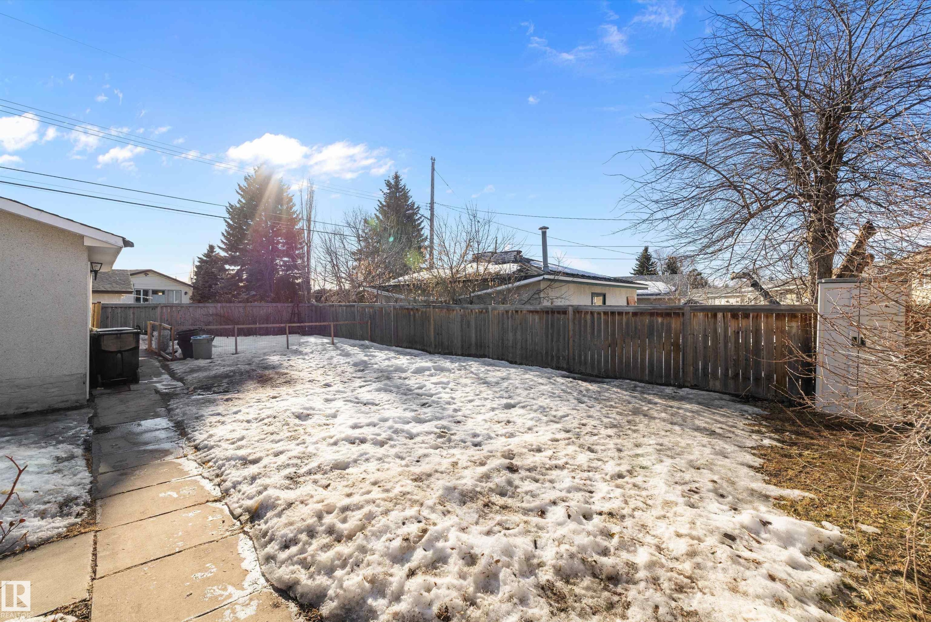 View of fenced backyard - 5703 143 Avenue, Edmonton, AB - Outdoor