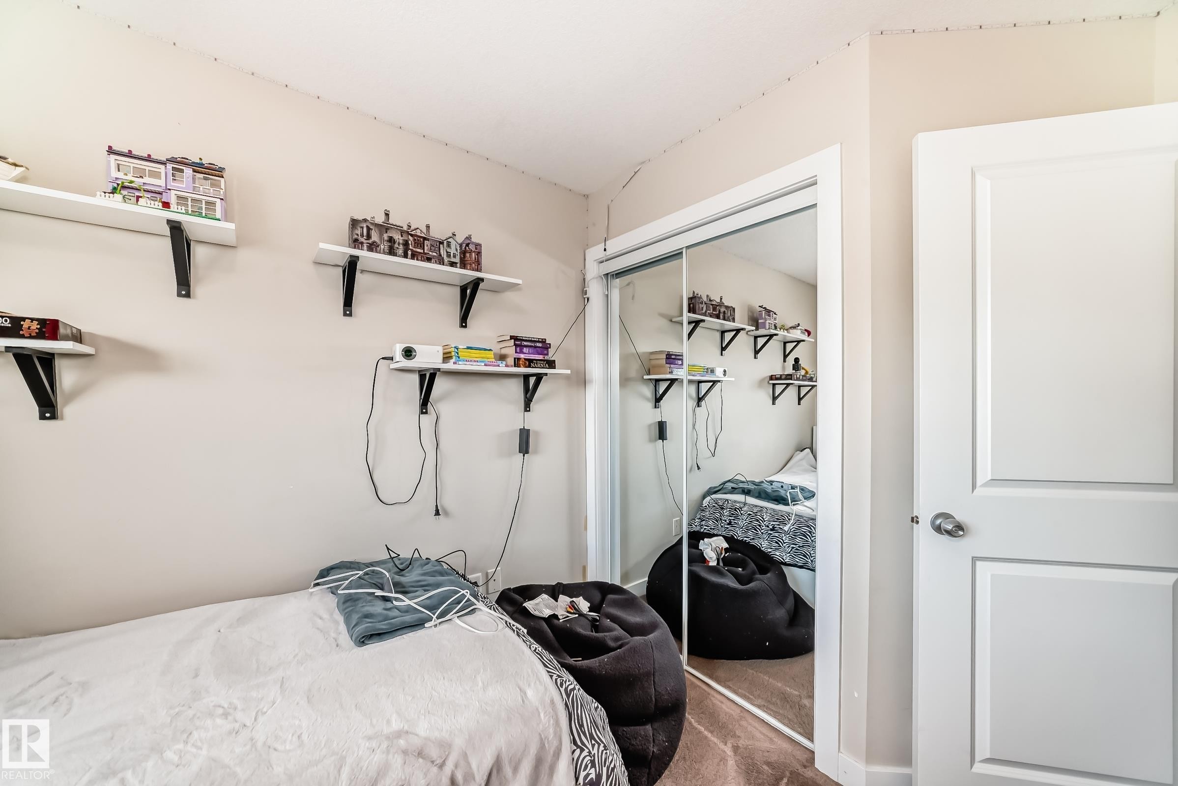 2 4950 Terwillegar Common, Edmonton, AB - Indoor Photo Showing Bedroom