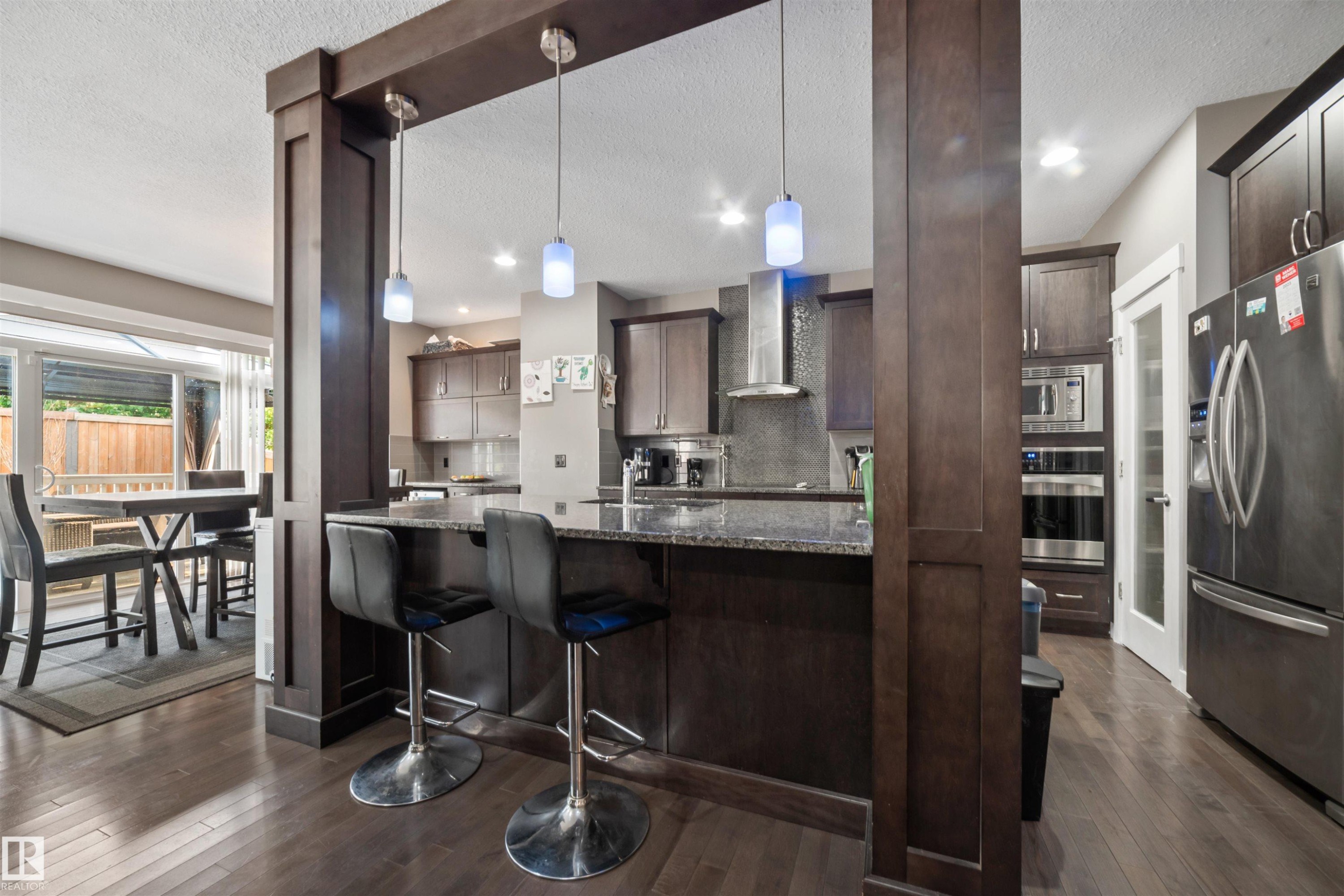 20641 97A Avenue, Edmonton, AB - Indoor Photo Showing Kitchen With Upgraded Kitchen