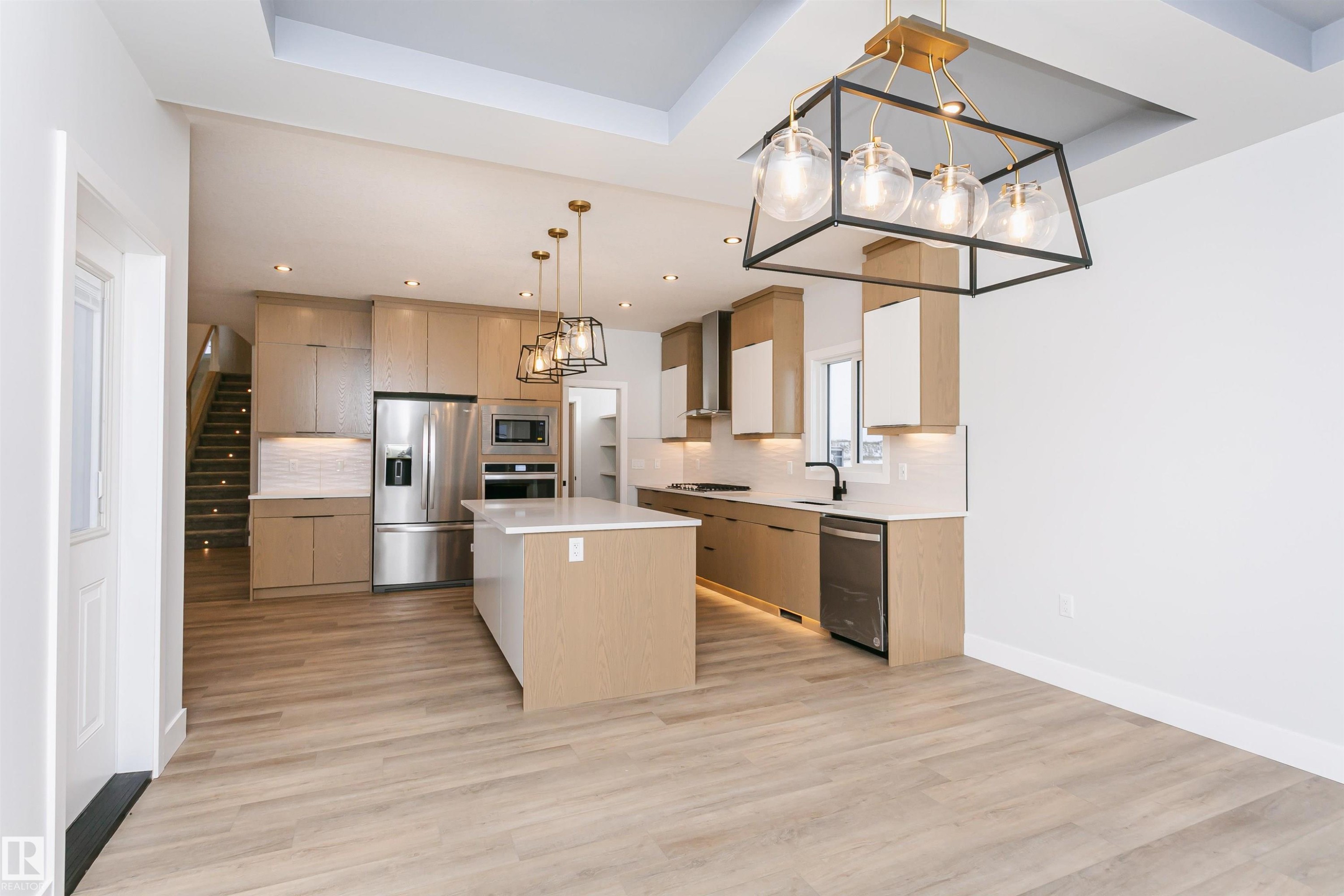 162 Edgewater Circle, Leduc, AB - Indoor Photo Showing Kitchen With Stainless Steel Kitchen With Upgraded Kitchen