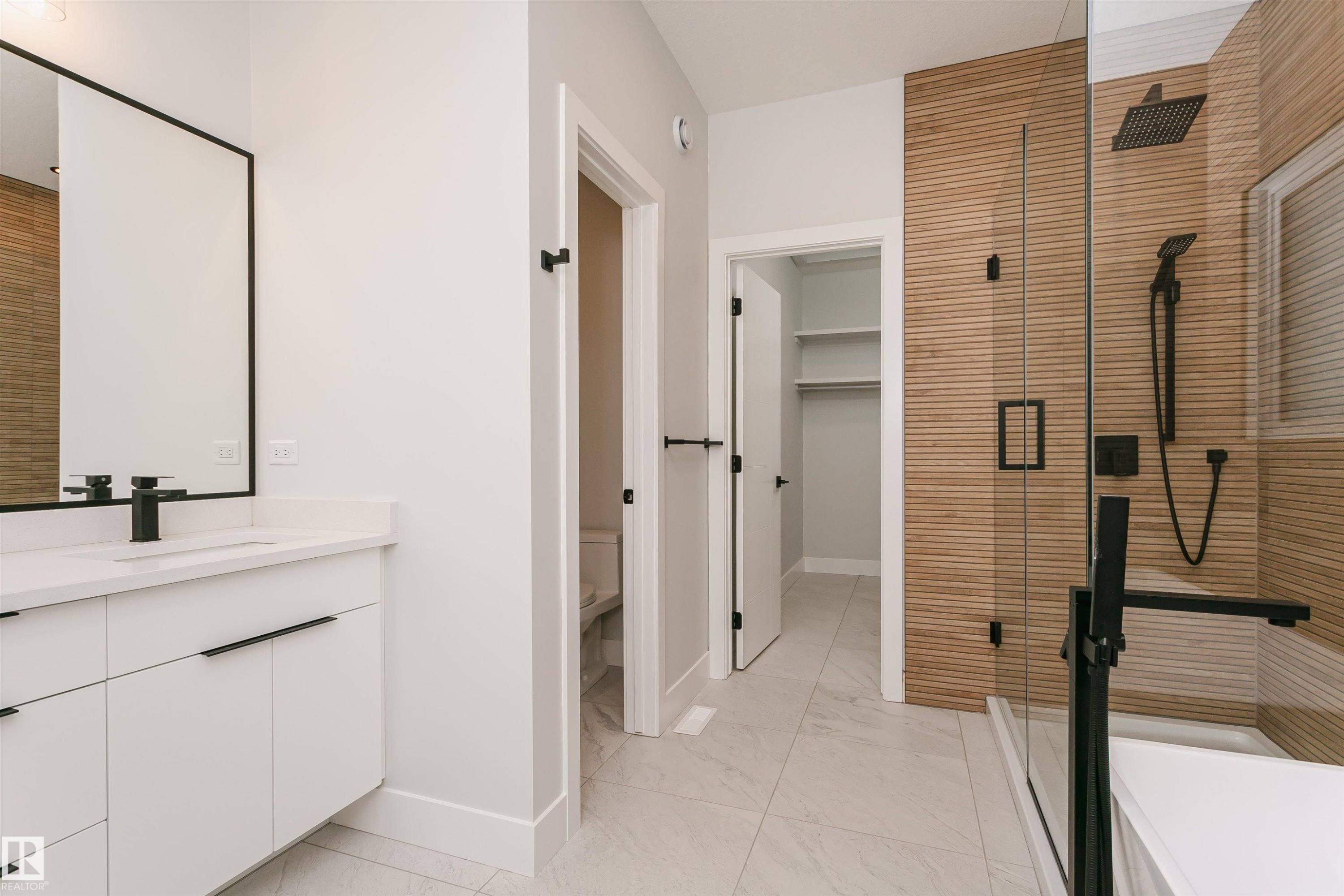 162 Edgewater Circle, Leduc, AB - Indoor Photo Showing Bathroom