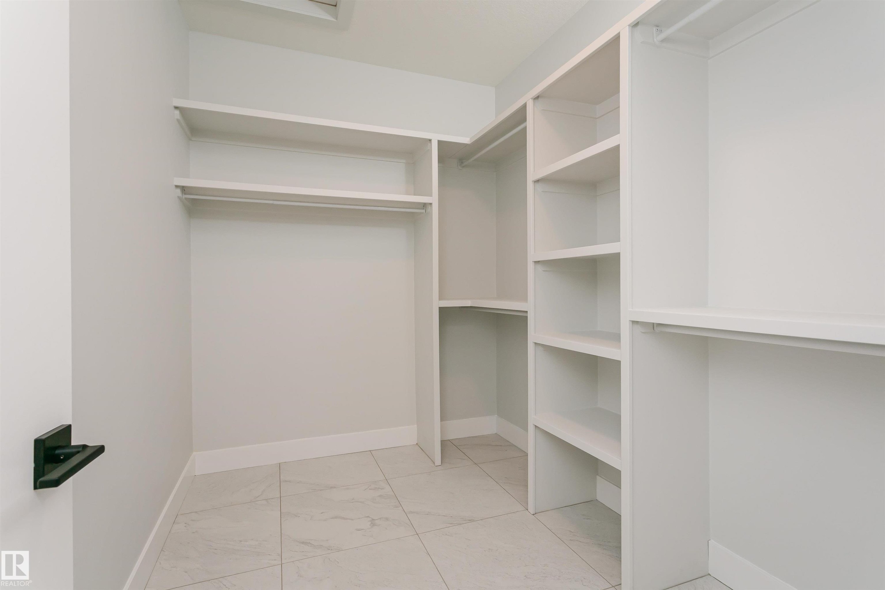 162 Edgewater Circle, Leduc, AB - Indoor With Storage