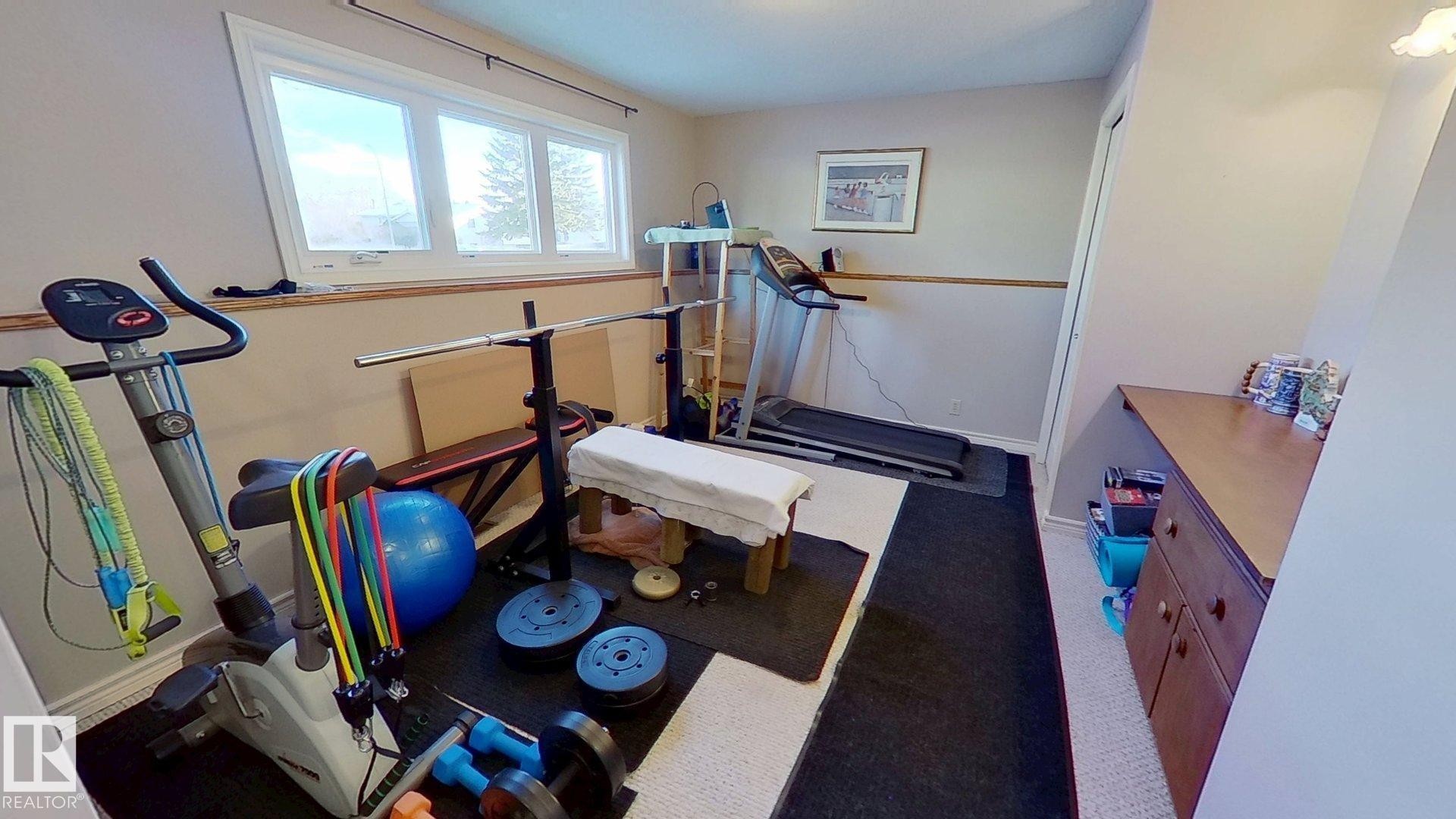 7515 10 Avenue, Edmonton, AB - Indoor Photo Showing Gym Room