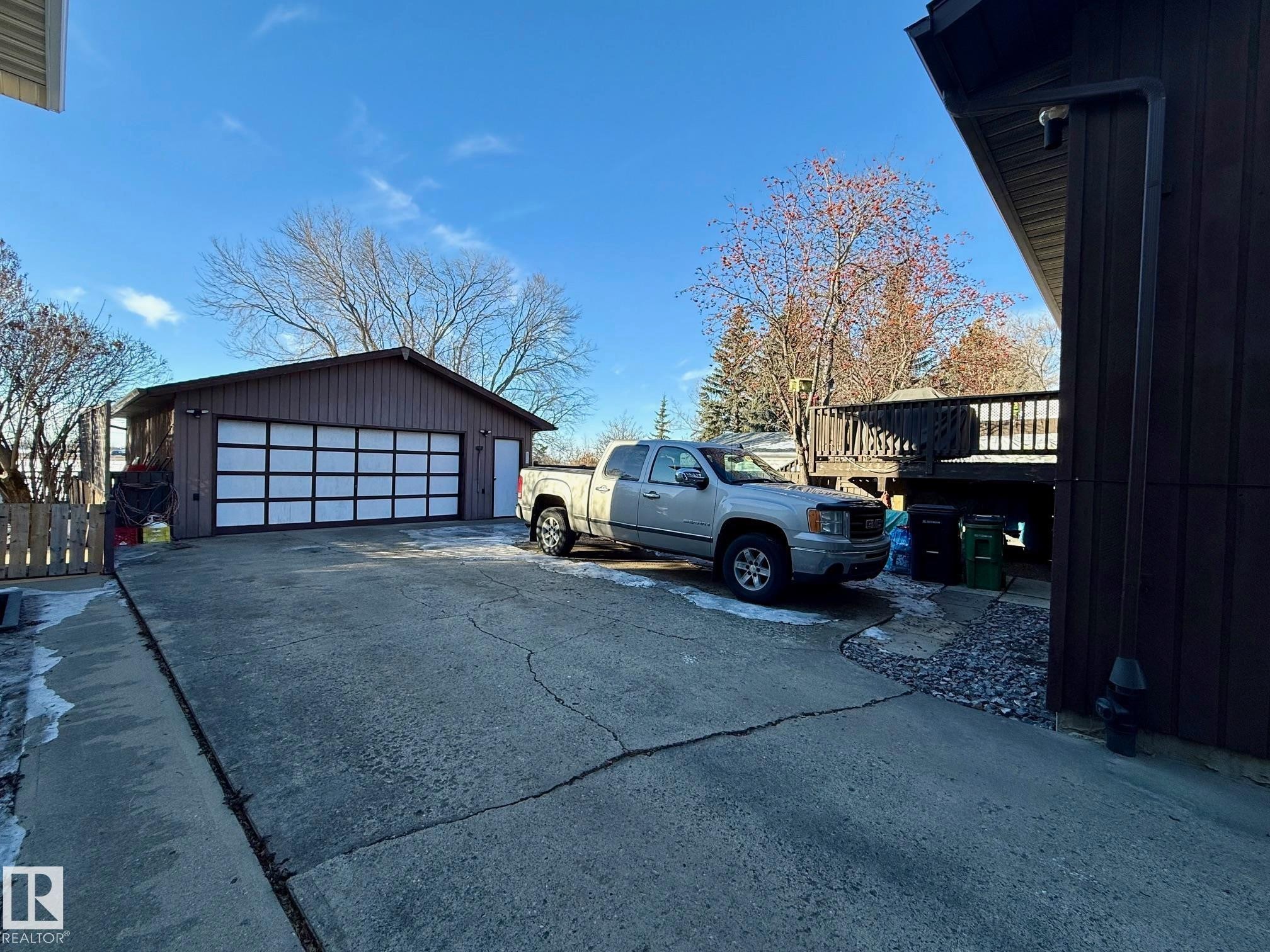 7515 10 Avenue, Edmonton, AB - Outdoor