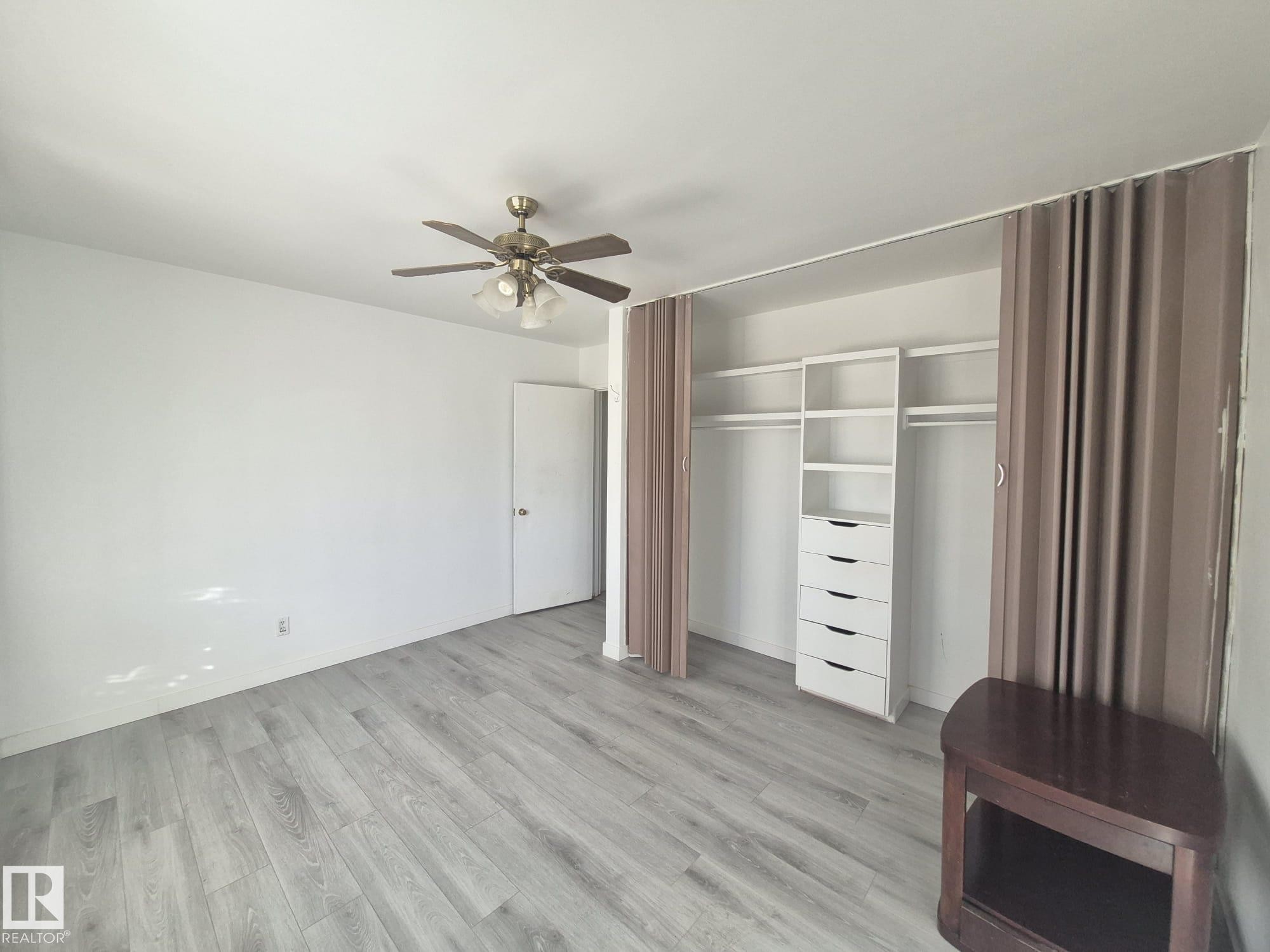 7920 Argyll Road, Edmonton, AB - Indoor