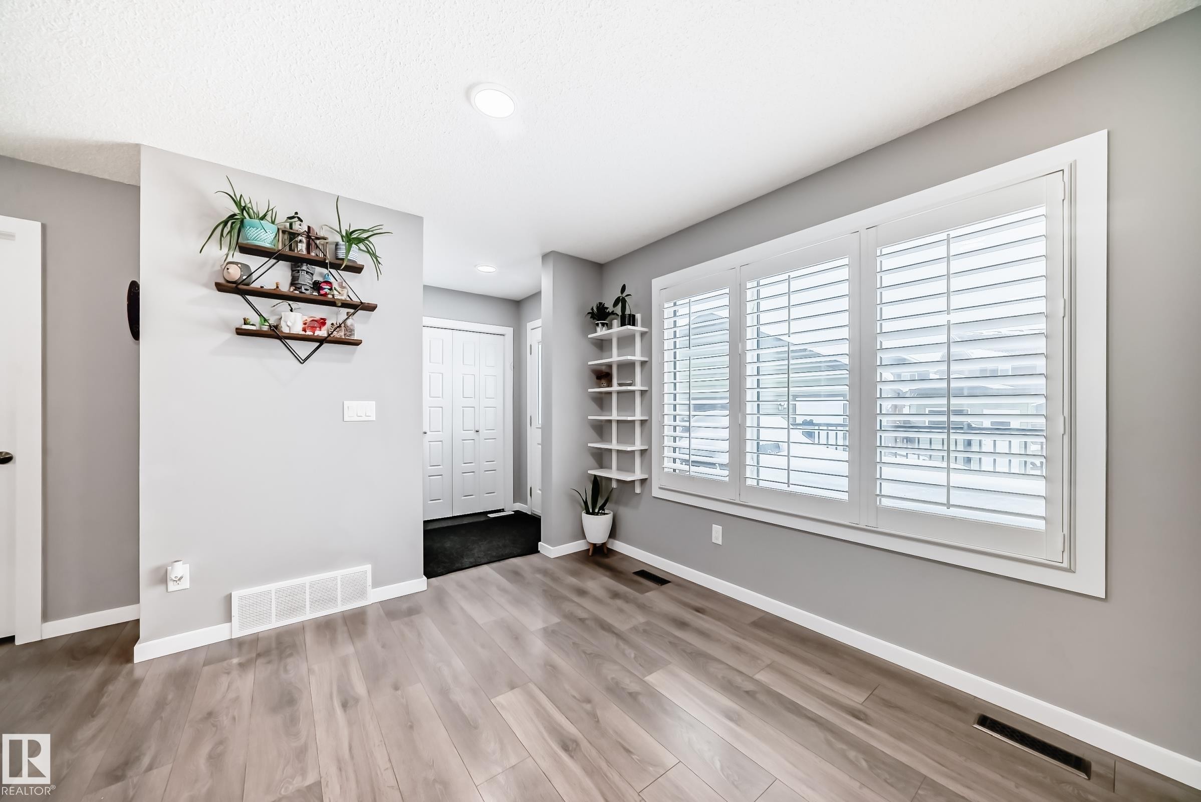 5422 Crabapple Loop, Edmonton, AB - Indoor Photo Showing Other Room
