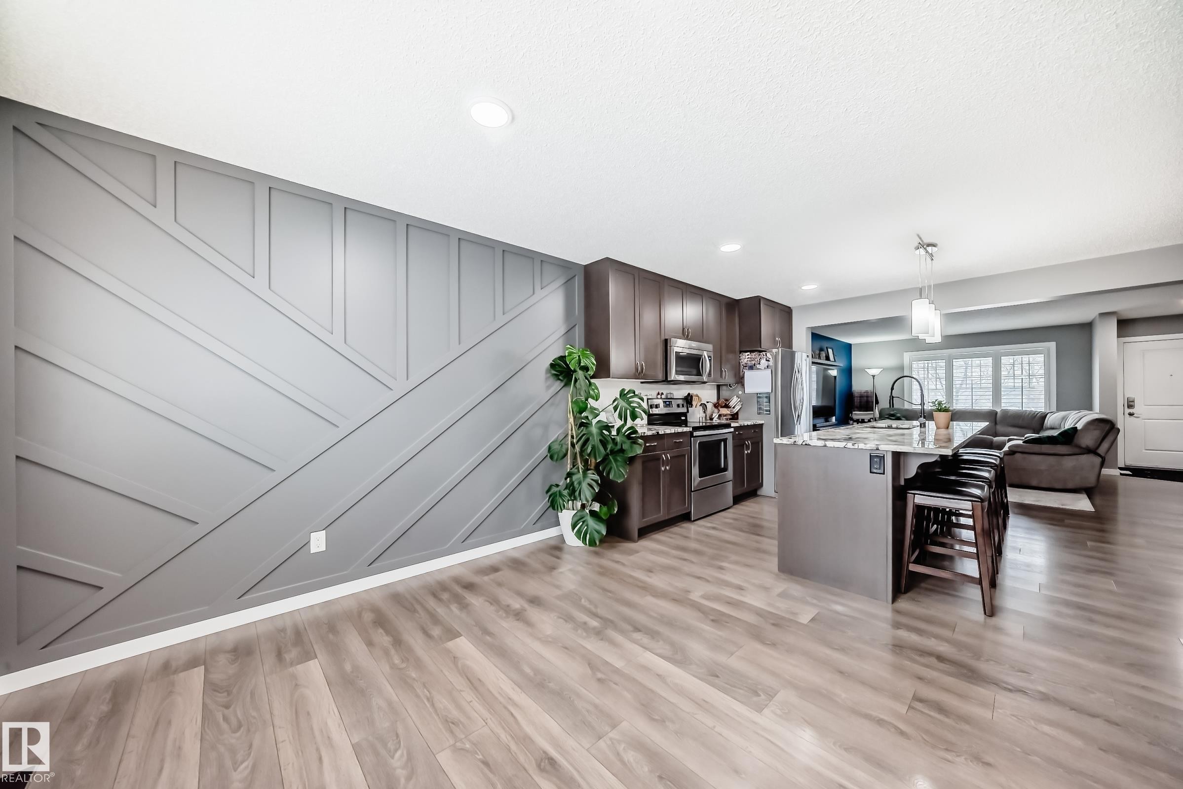 5422 Crabapple Loop, Edmonton, AB - Indoor Photo Showing Kitchen