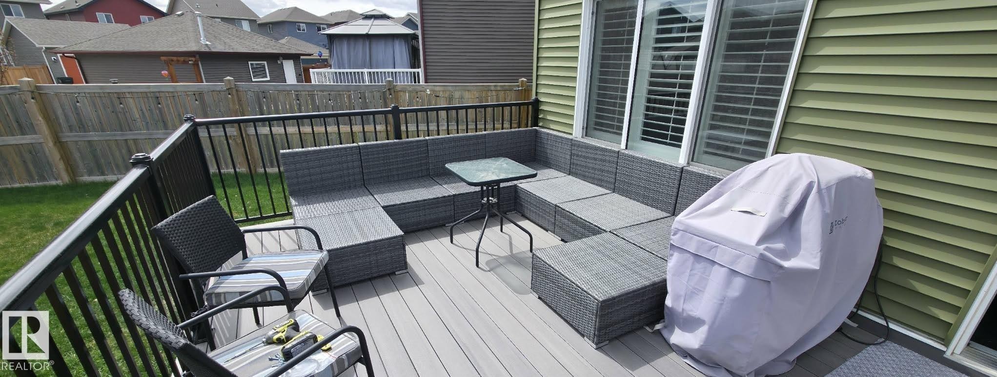 5422 Crabapple Loop, Edmonton, AB - Outdoor With Exterior