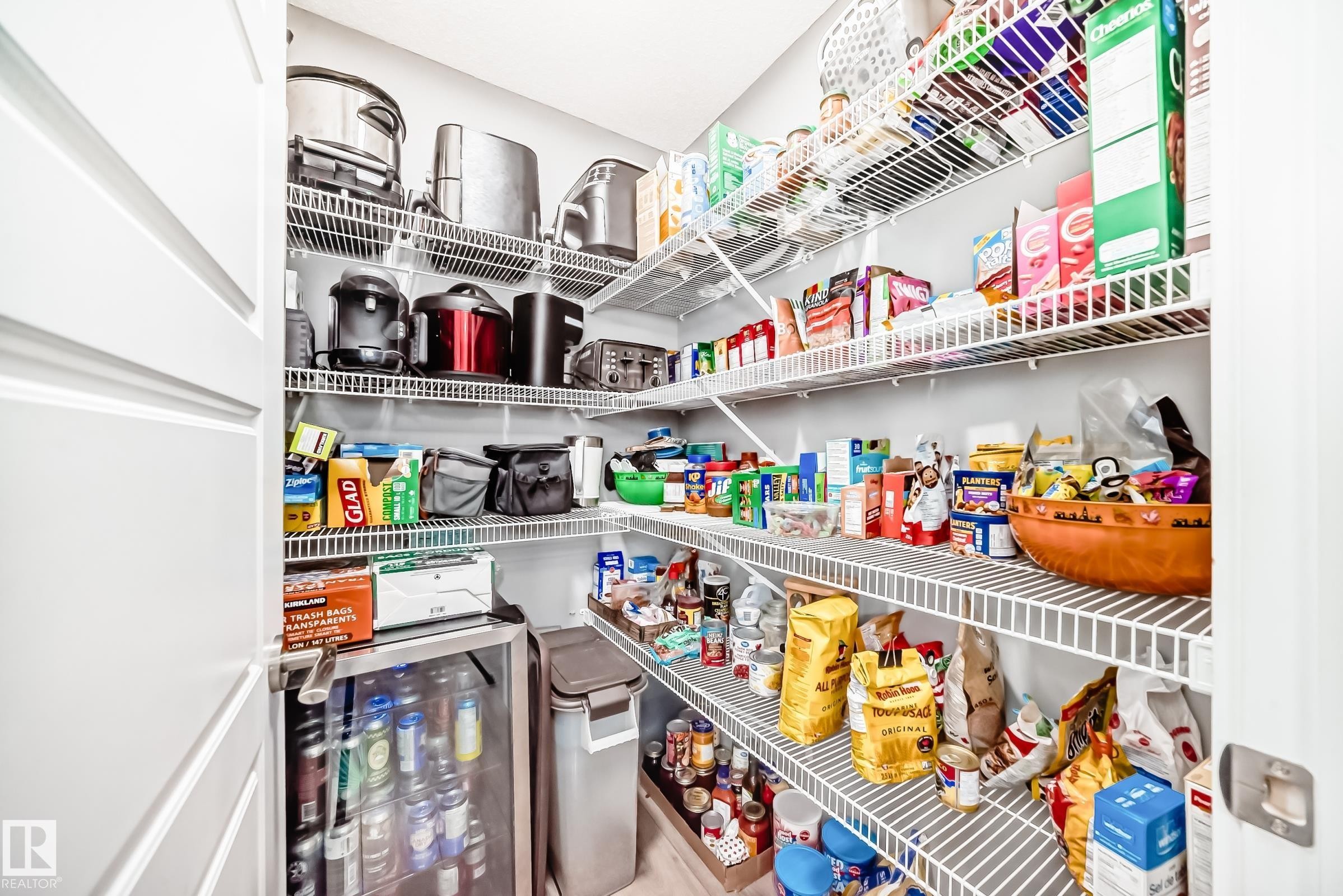 5422 Crabapple Loop, Edmonton, AB - Indoor With Storage