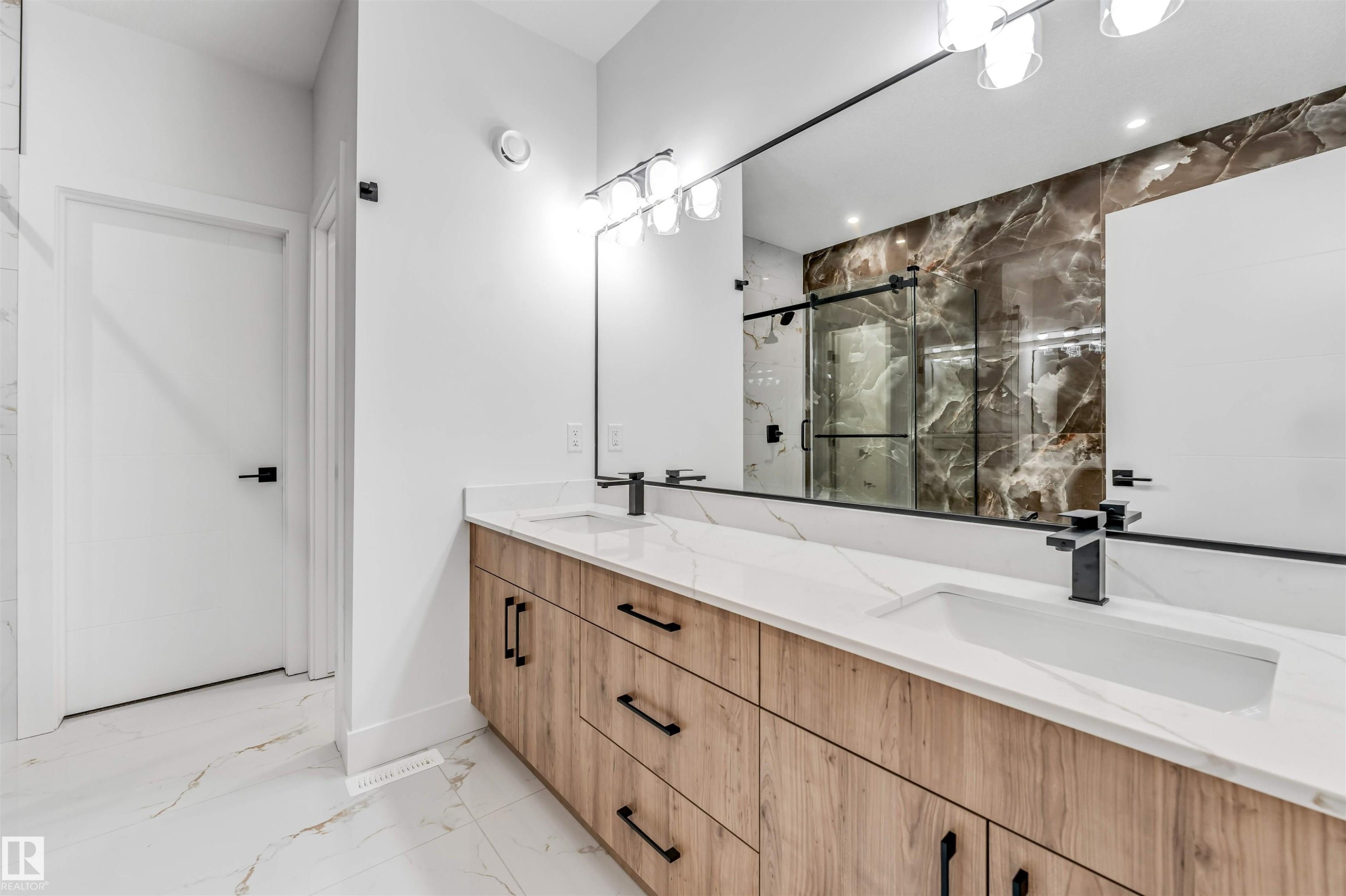 6310 20 Street, Rural Leduc County, AB - Indoor