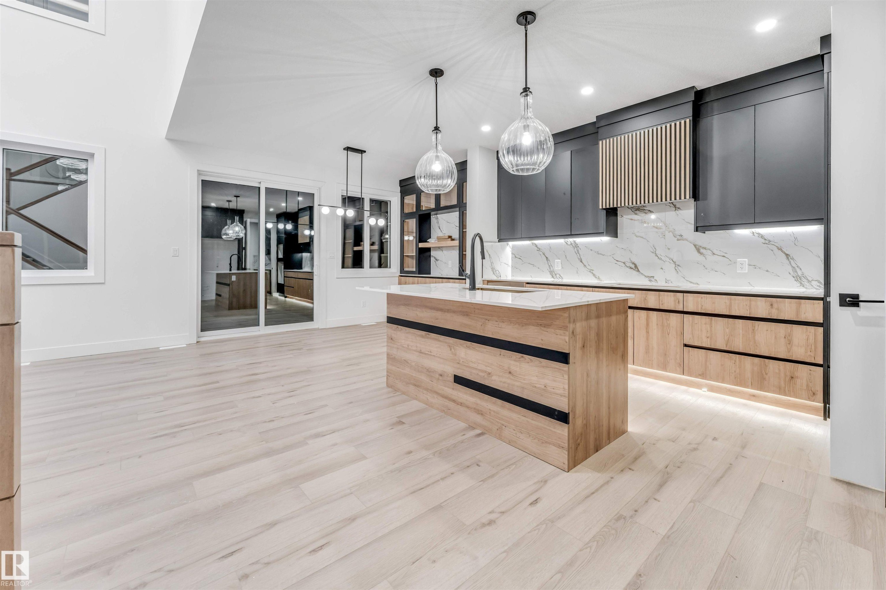 6310 20 Street, Rural Leduc County, AB - Indoor