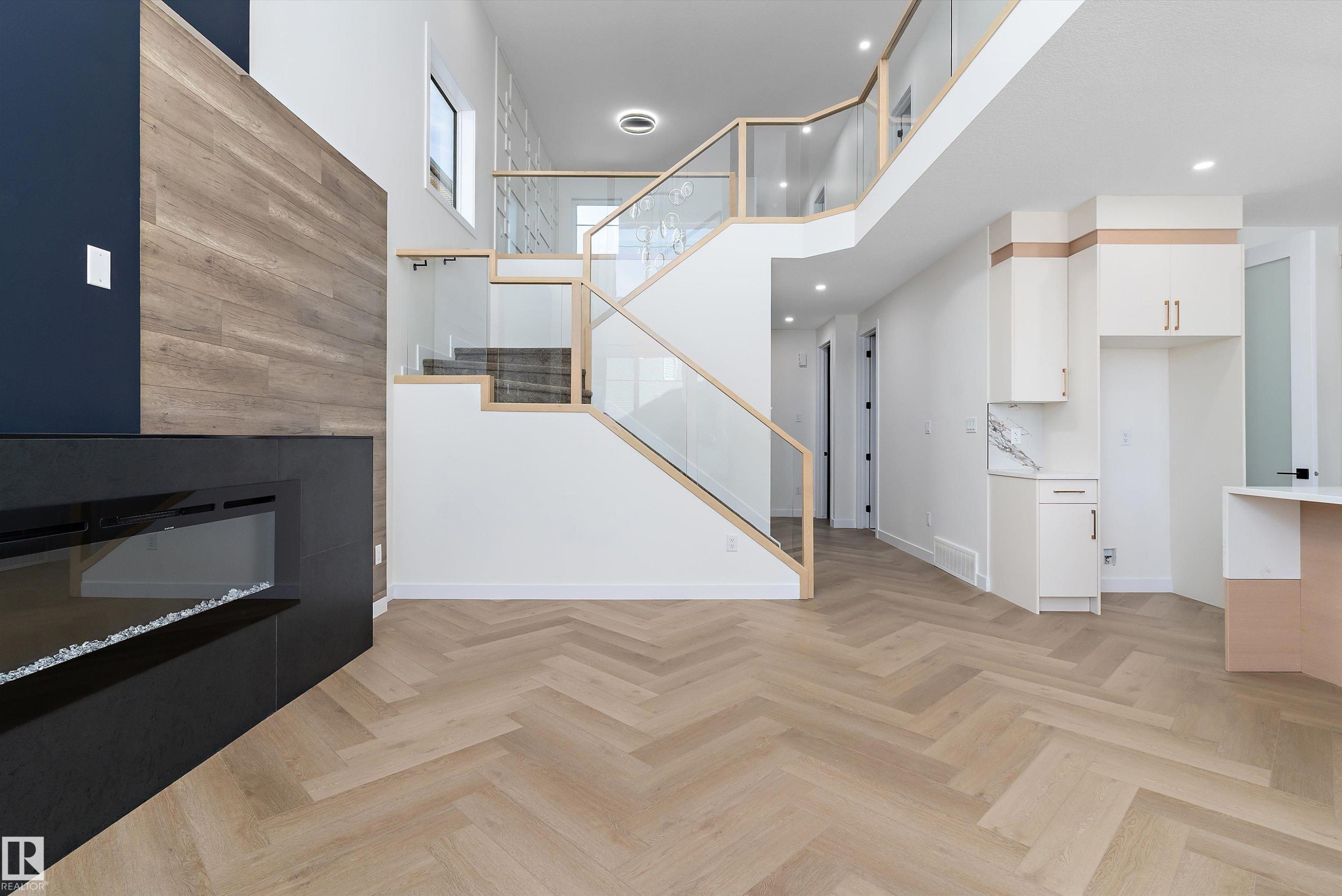 8916 Mayday Way, Edmonton, AB - Indoor Photo Showing Other Room