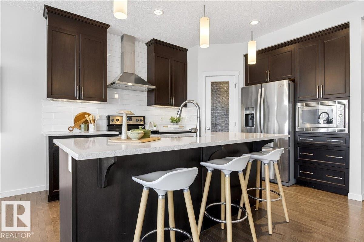 5404 22 Avenue, Edmonton, AB - Indoor Photo Showing Kitchen With Stainless Steel Kitchen With Upgraded Kitchen
