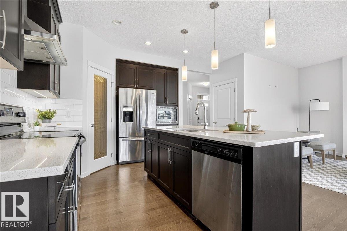 5404 22 Avenue, Edmonton, AB - Indoor Photo Showing Kitchen With Stainless Steel Kitchen With Upgraded Kitchen