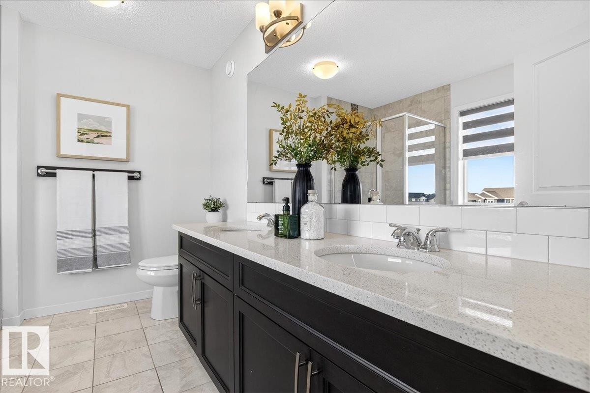 5404 22 Avenue, Edmonton, AB - Indoor Photo Showing Bathroom