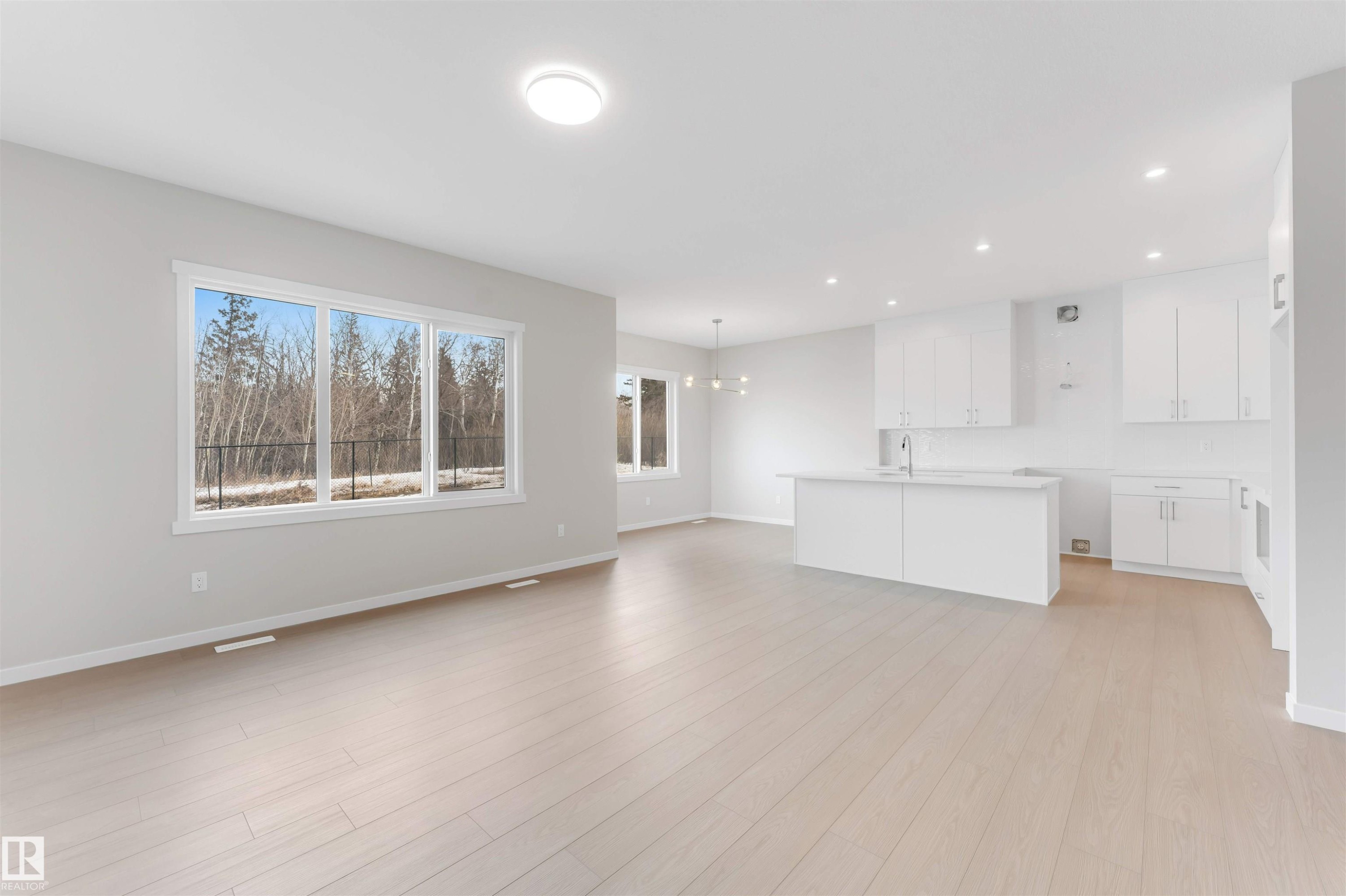 17839 7 St, Edmonton, AB - Indoor