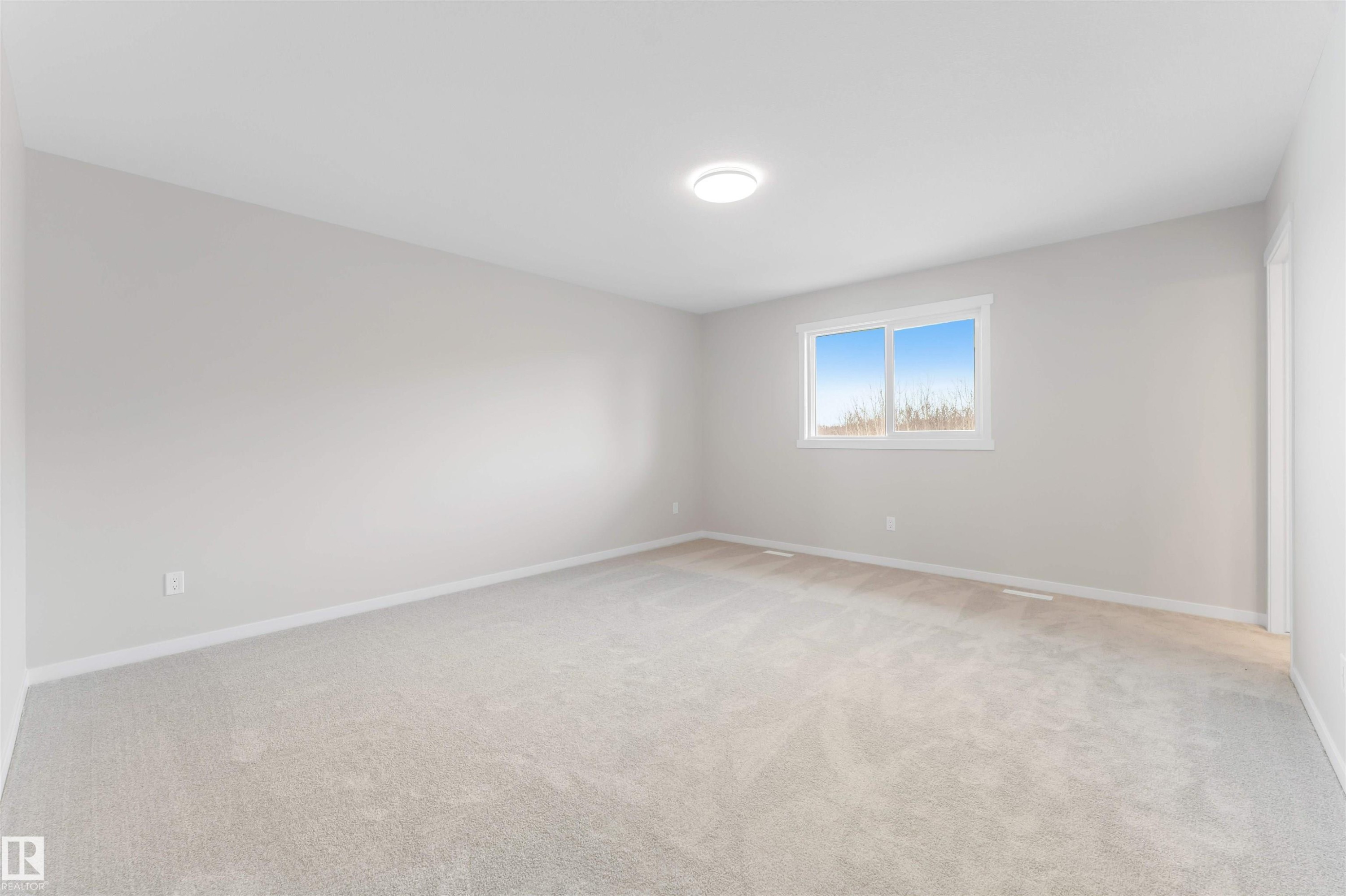 17839 7 St, Edmonton, AB - Indoor Photo Showing Other Room