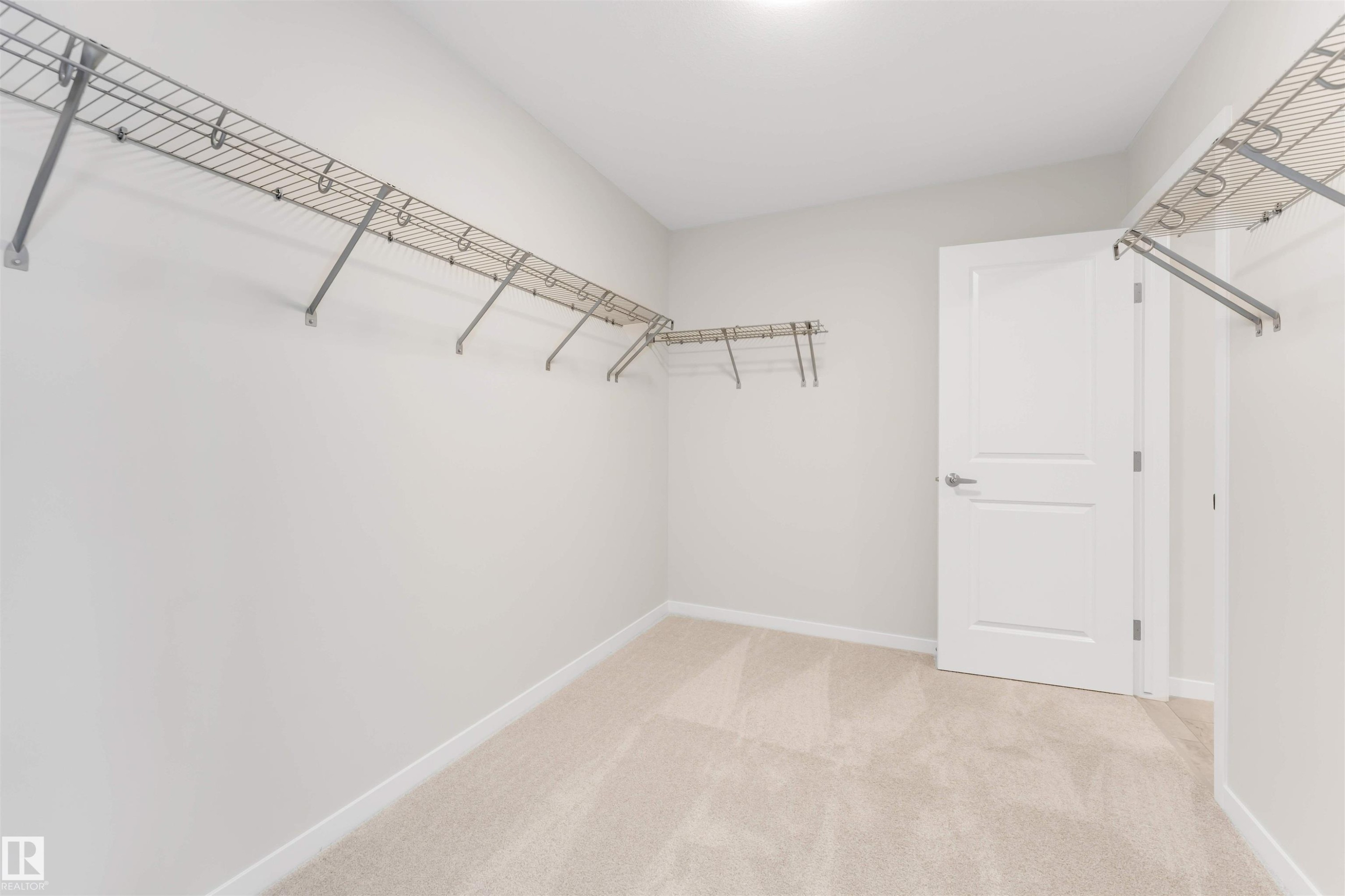 17839 7 St, Edmonton, AB - Indoor With Storage
