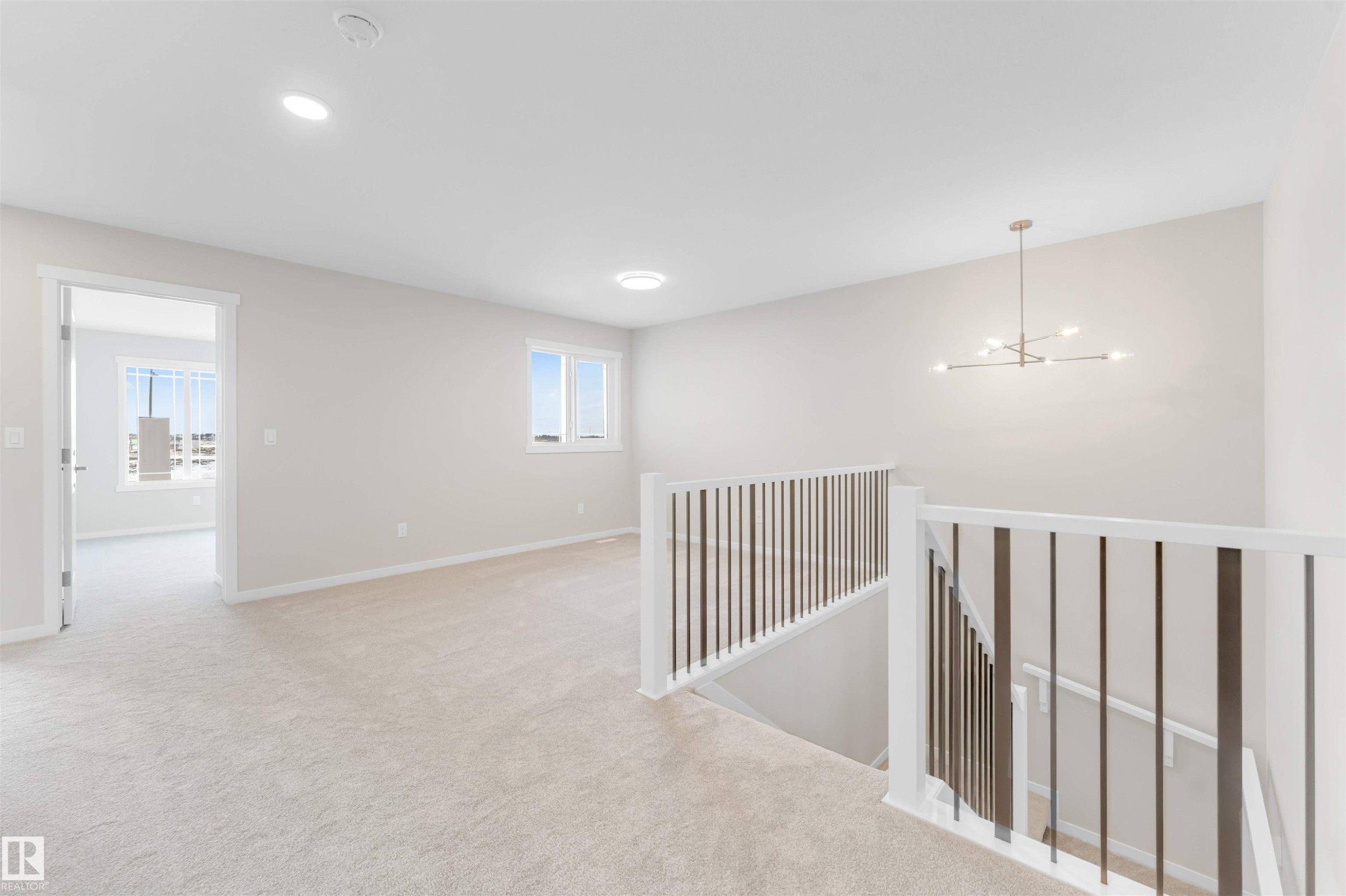 17839 7 St, Edmonton, AB - Indoor Photo Showing Other Room