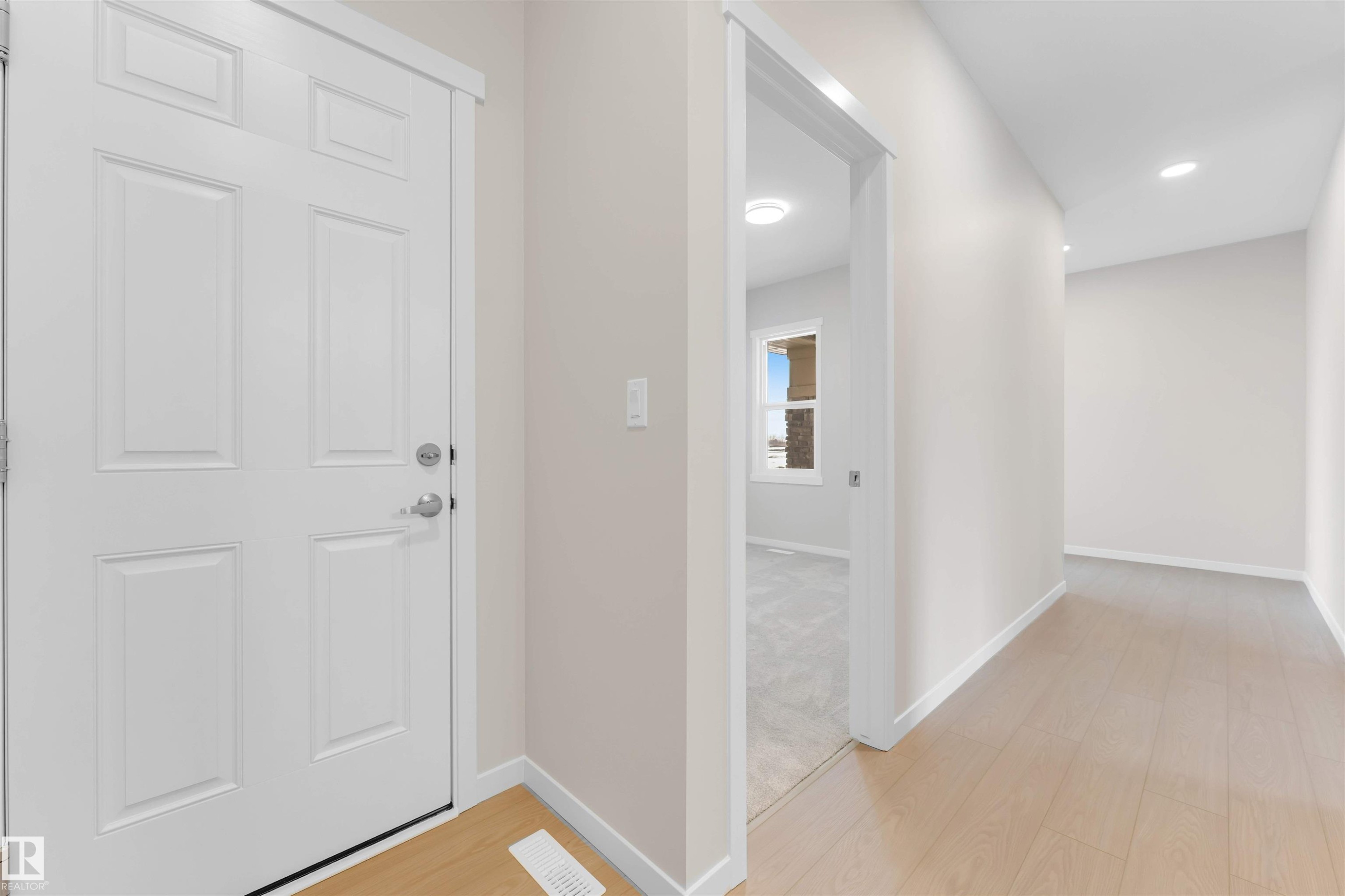 17839 7 St, Edmonton, AB - Indoor Photo Showing Other Room