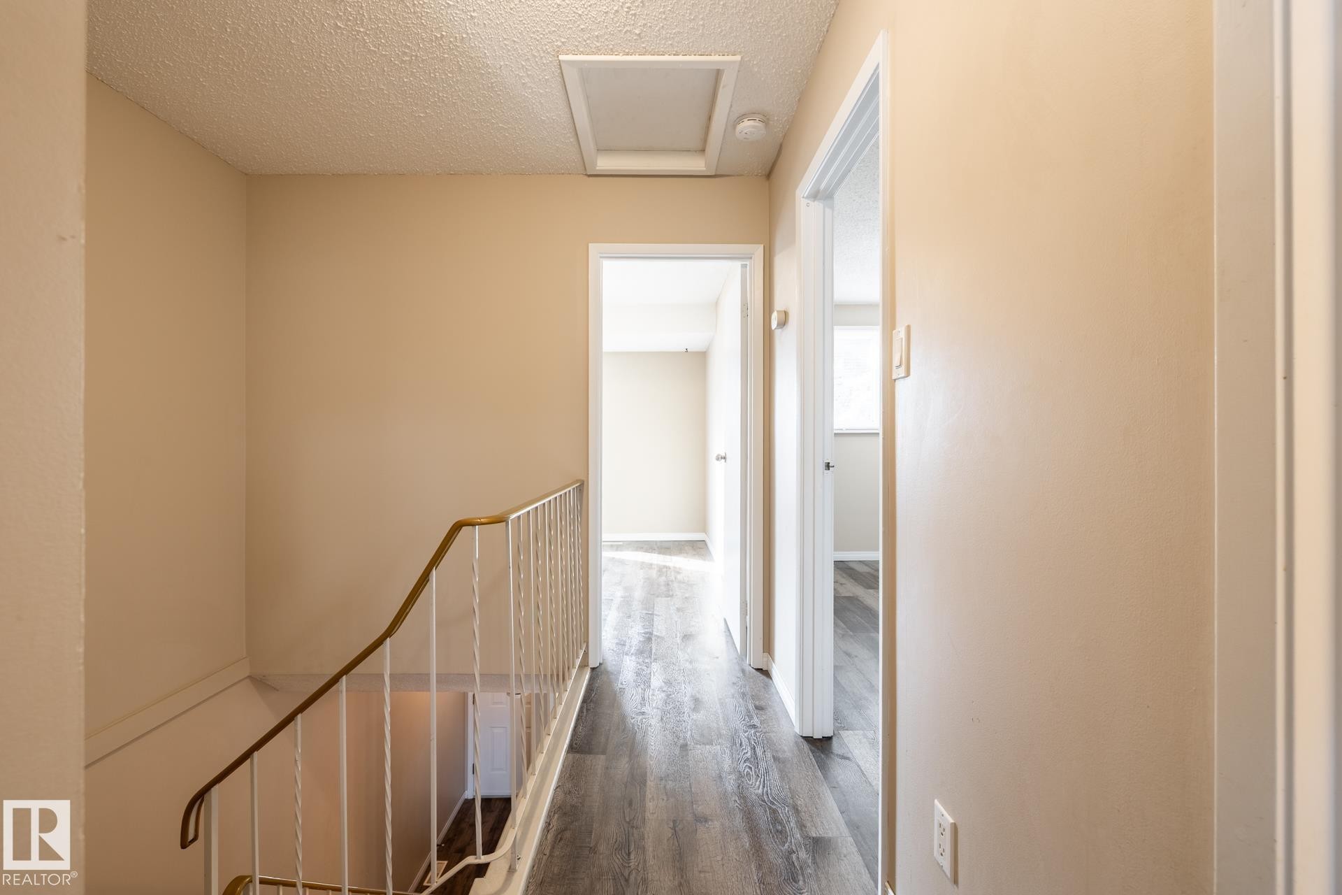 Edmonton, AB - Indoor Photo Showing Other Room