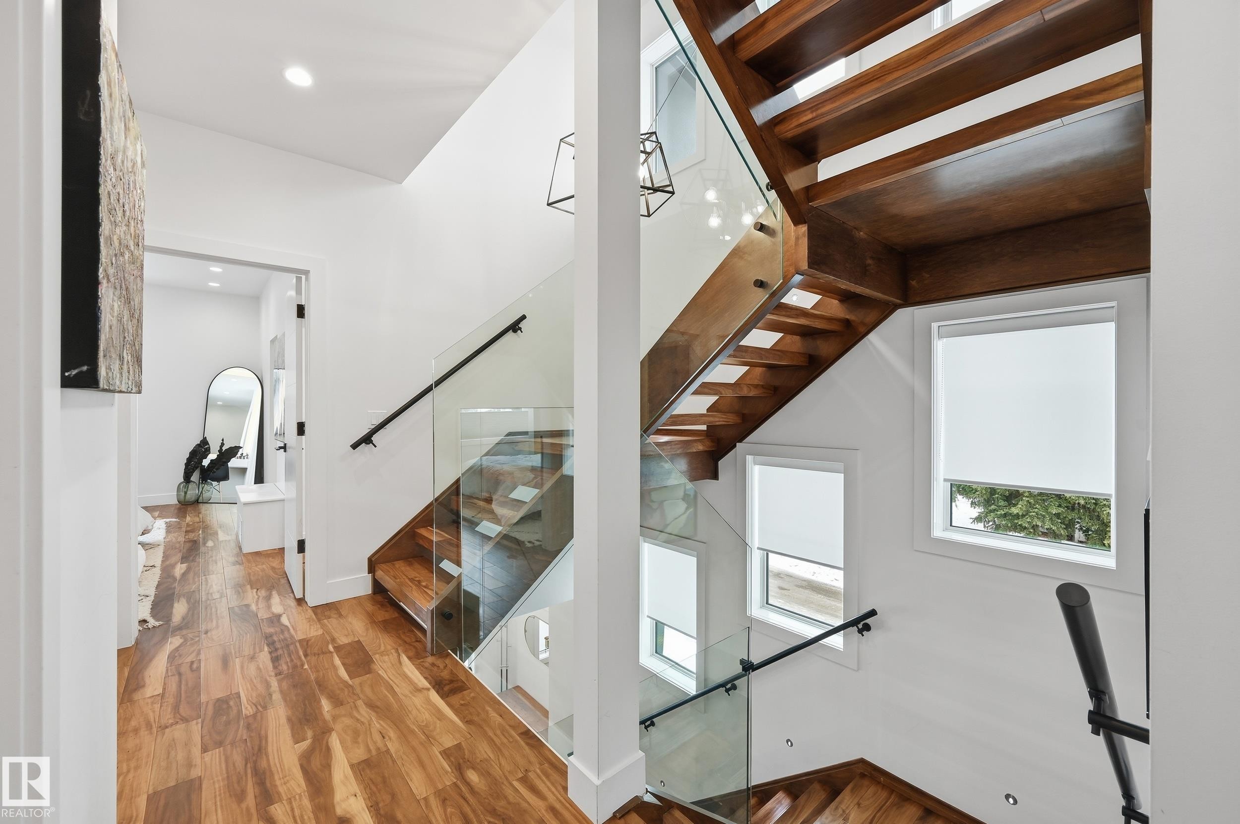 44B Valleyview Crescent, Edmonton, AB - Indoor Photo Showing Other Room