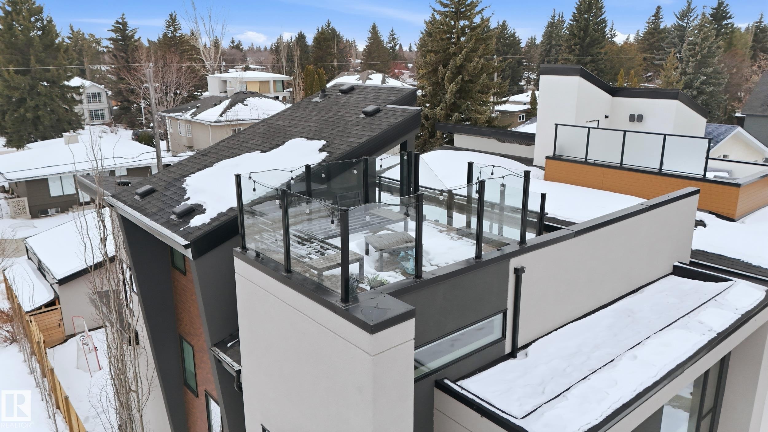 44B Valleyview Crescent, Edmonton, AB - Outdoor With Exterior