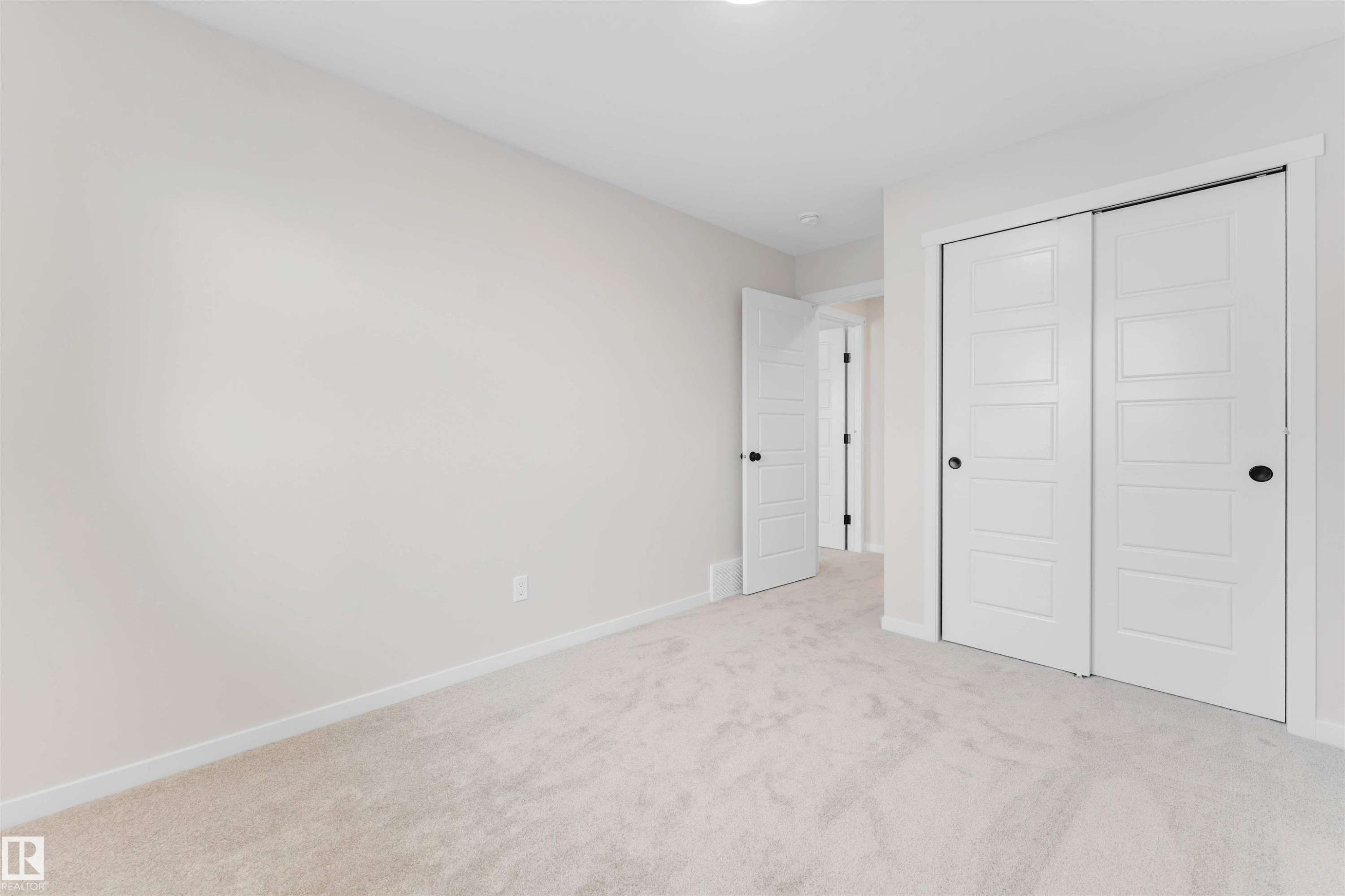 17811 7 St, Edmonton, AB - Indoor Photo Showing Other Room