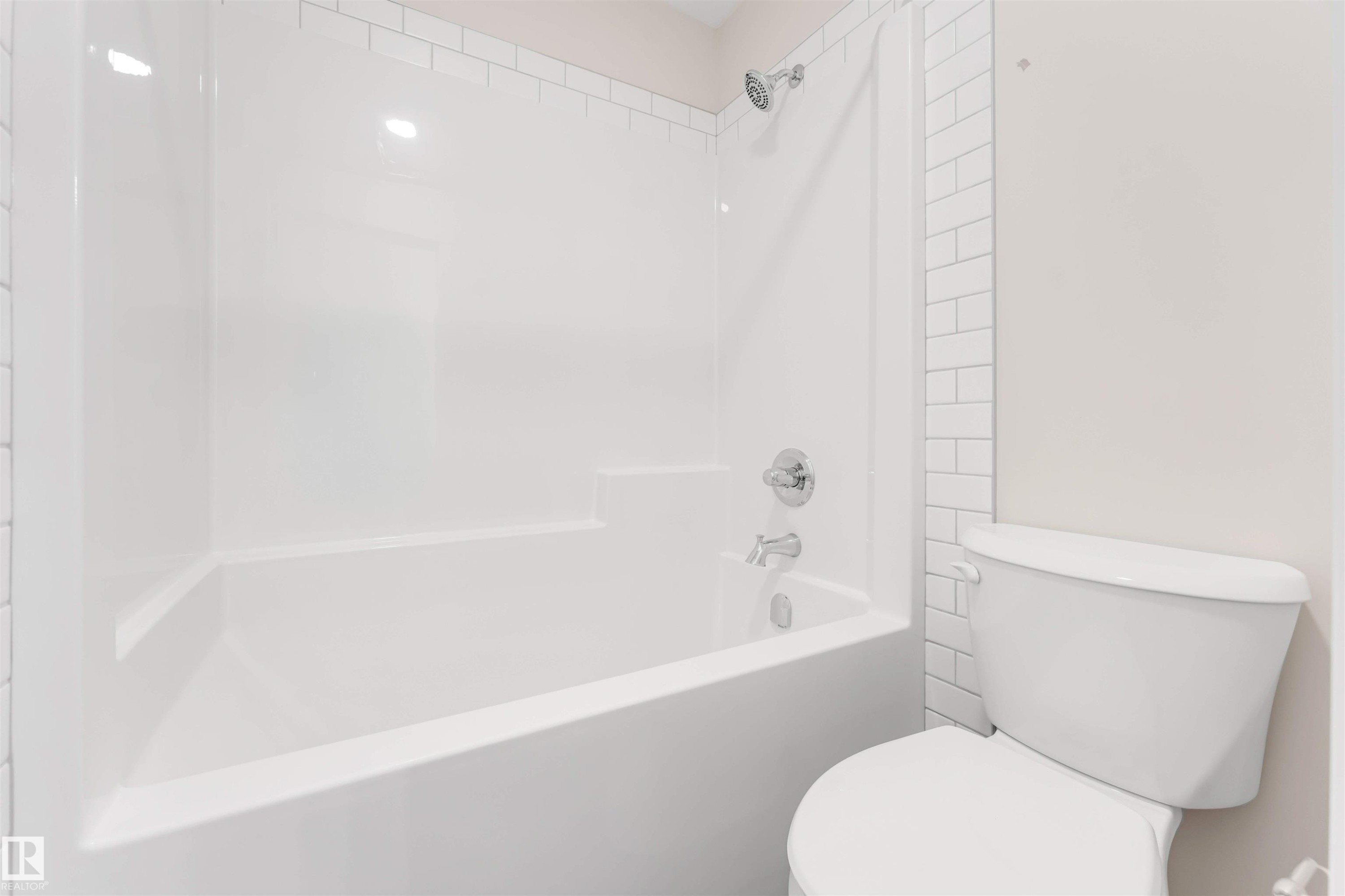 17811 7 St, Edmonton, AB - Indoor Photo Showing Bathroom