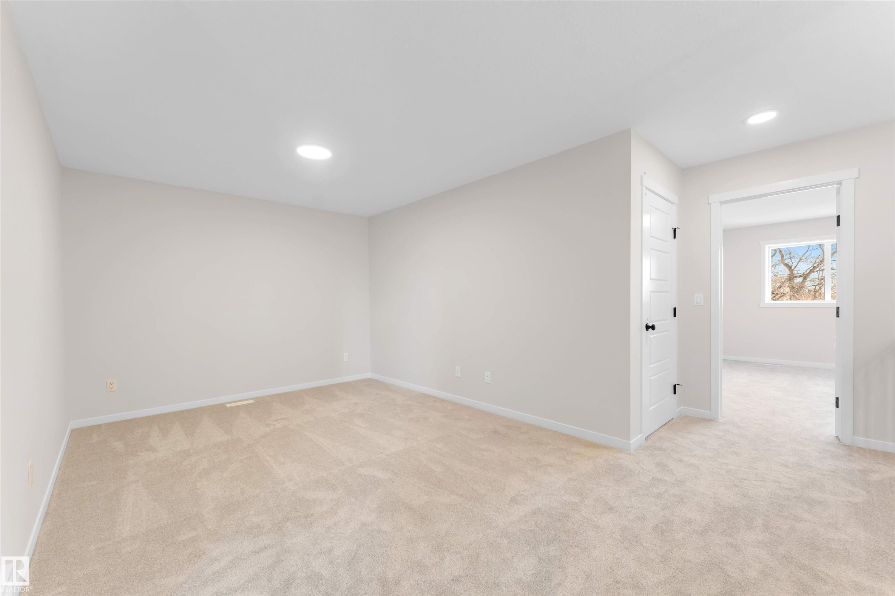 17811 7 St, Edmonton, AB - Indoor Photo Showing Other Room