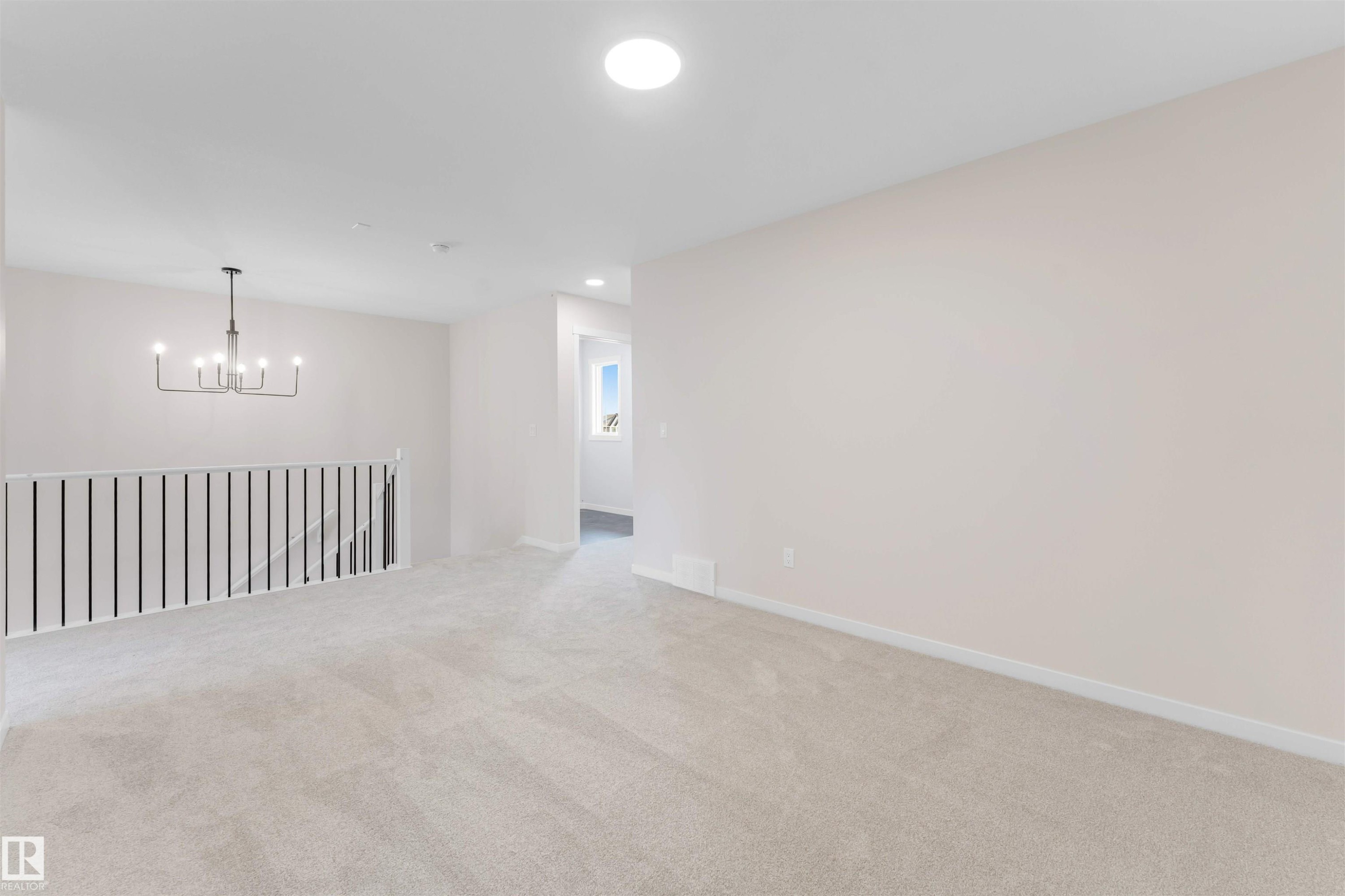 17811 7 St, Edmonton, AB - Indoor Photo Showing Other Room