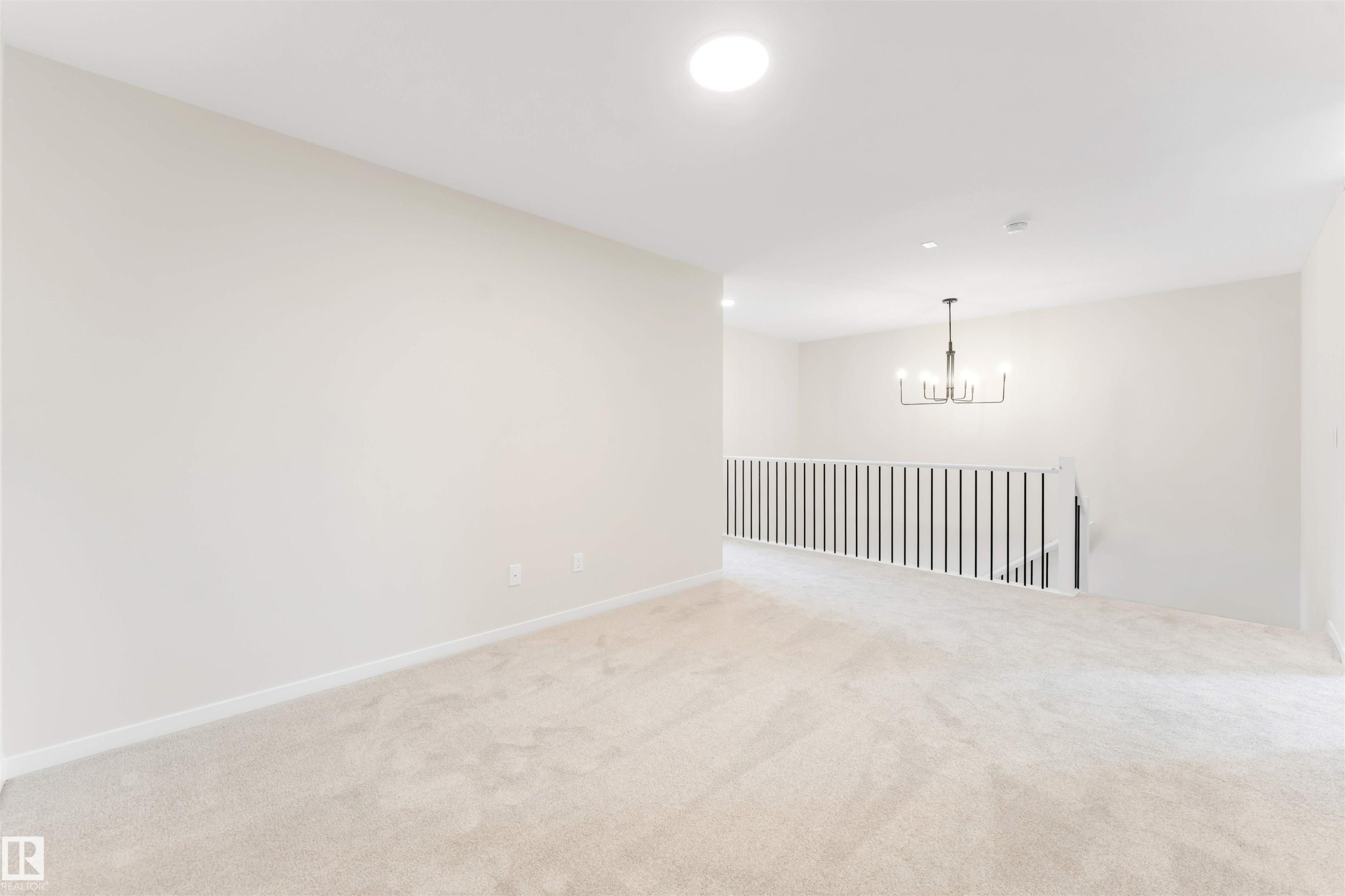 17811 7 St, Edmonton, AB - Indoor Photo Showing Other Room