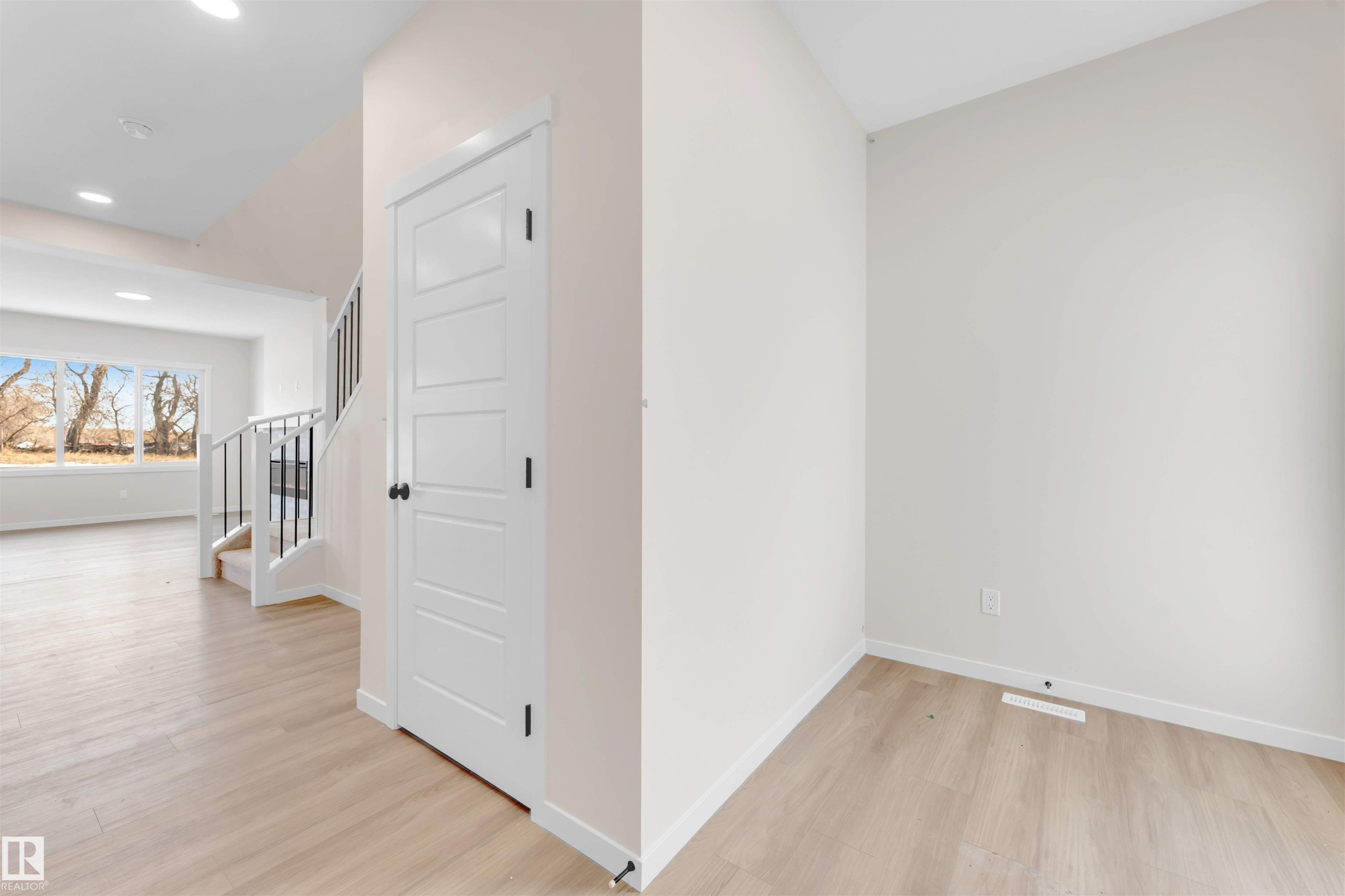 17811 7 St, Edmonton, AB - Indoor Photo Showing Other Room