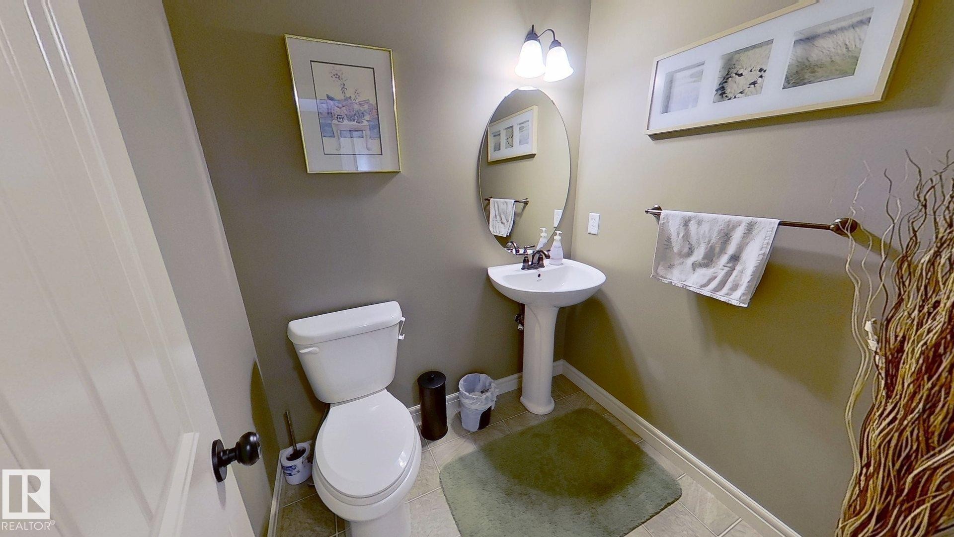 2241 Austin Way, Edmonton, AB - Indoor Photo Showing Bathroom